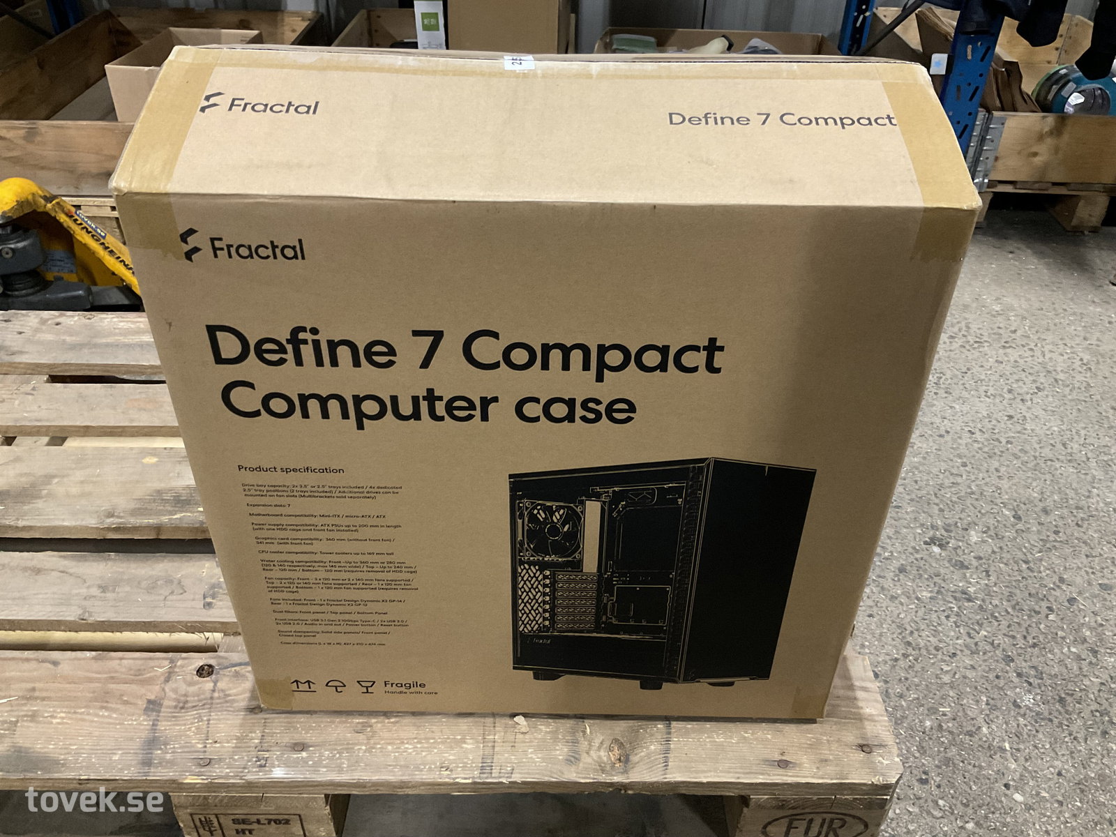 Datorchassi. Fractal, Define 7 Compact, bruten förpackning på auktion i Ätran hos Toveks Auktioner
