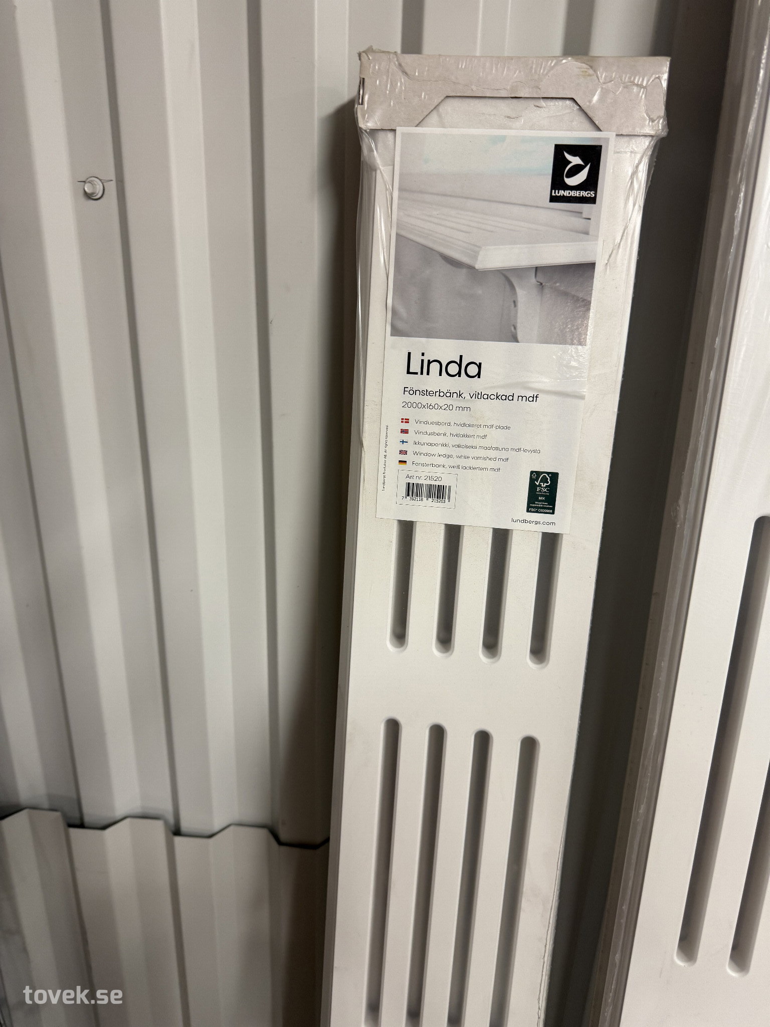 Fönsterbrädor vitlackade 2 st på auktion i Gnarp hos Toveks Auktioner