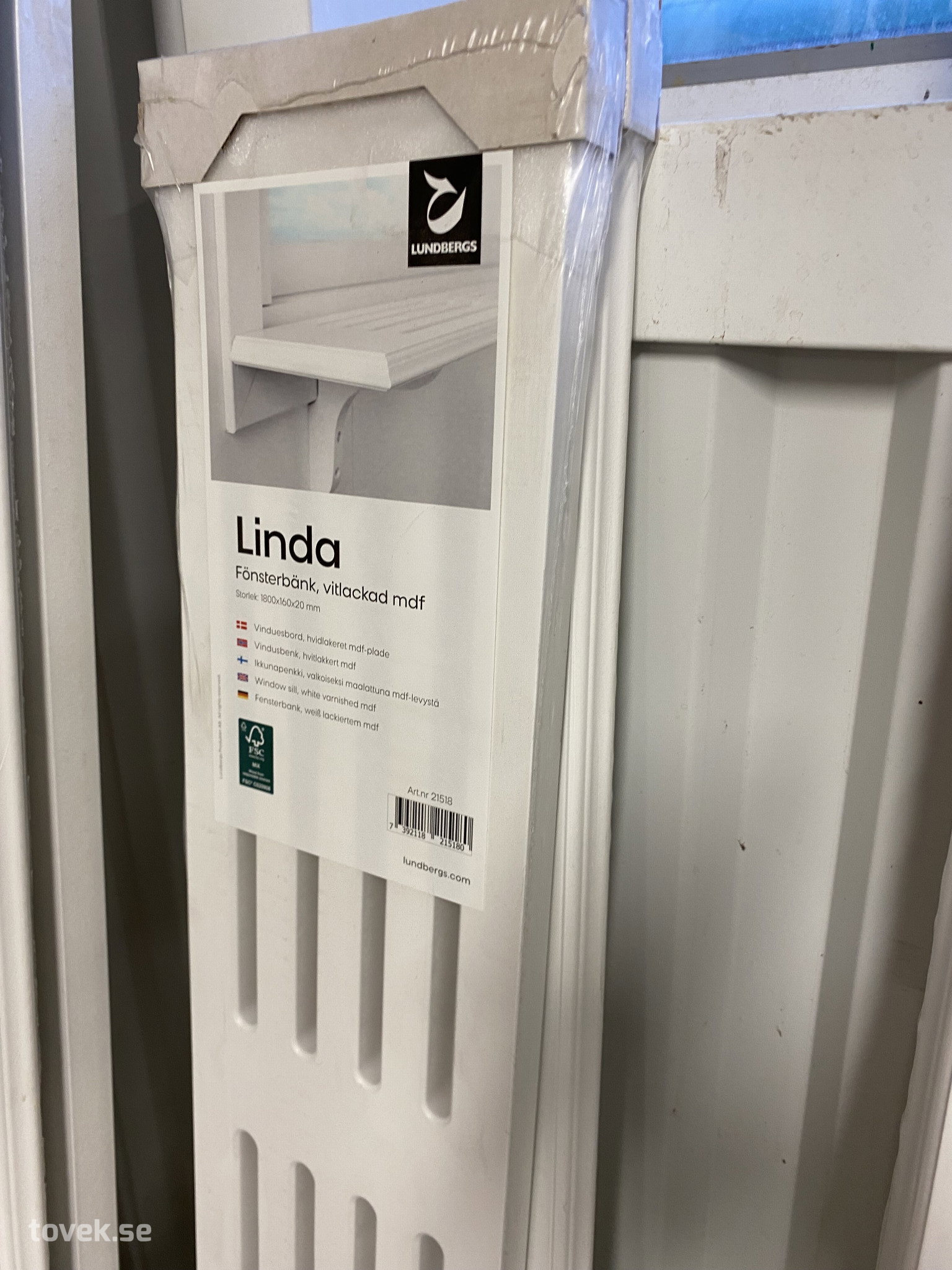 Fönsterbänk vitlackade 2 st på auktion i Gnarp hos Toveks Auktioner