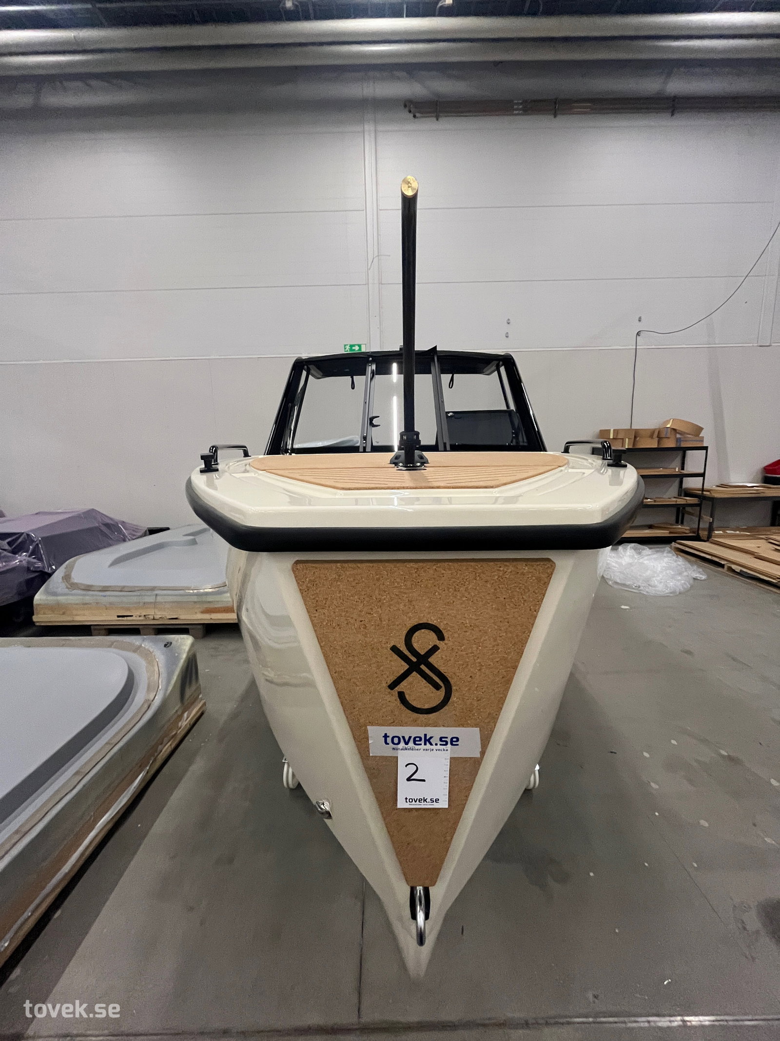 Båt - Elbåt XShore 1 Top Sandy, fabriksny | Toveks Auktioner ...