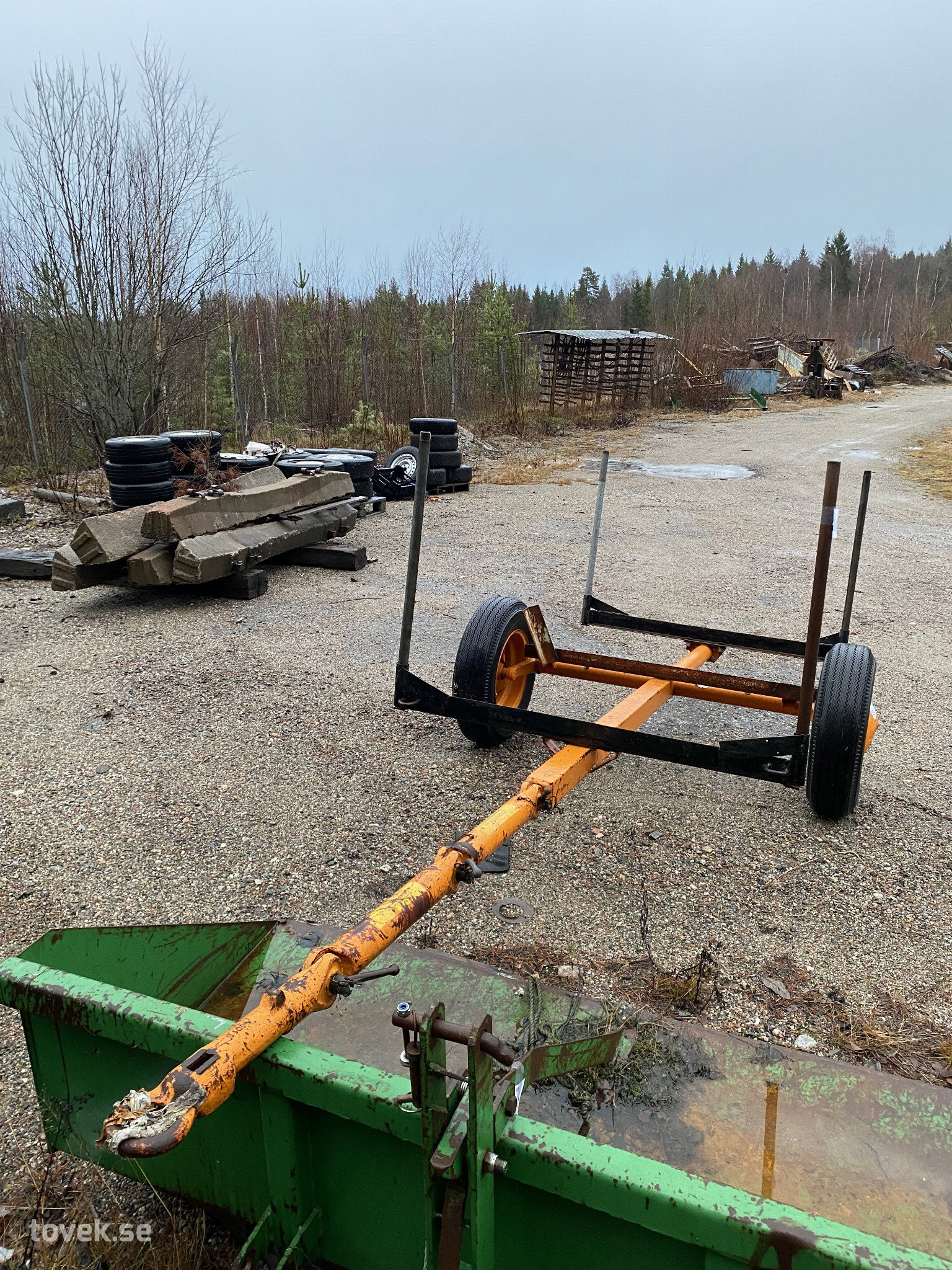 Vedvagn på auktion i Gnarp hos Toveks Auktioner