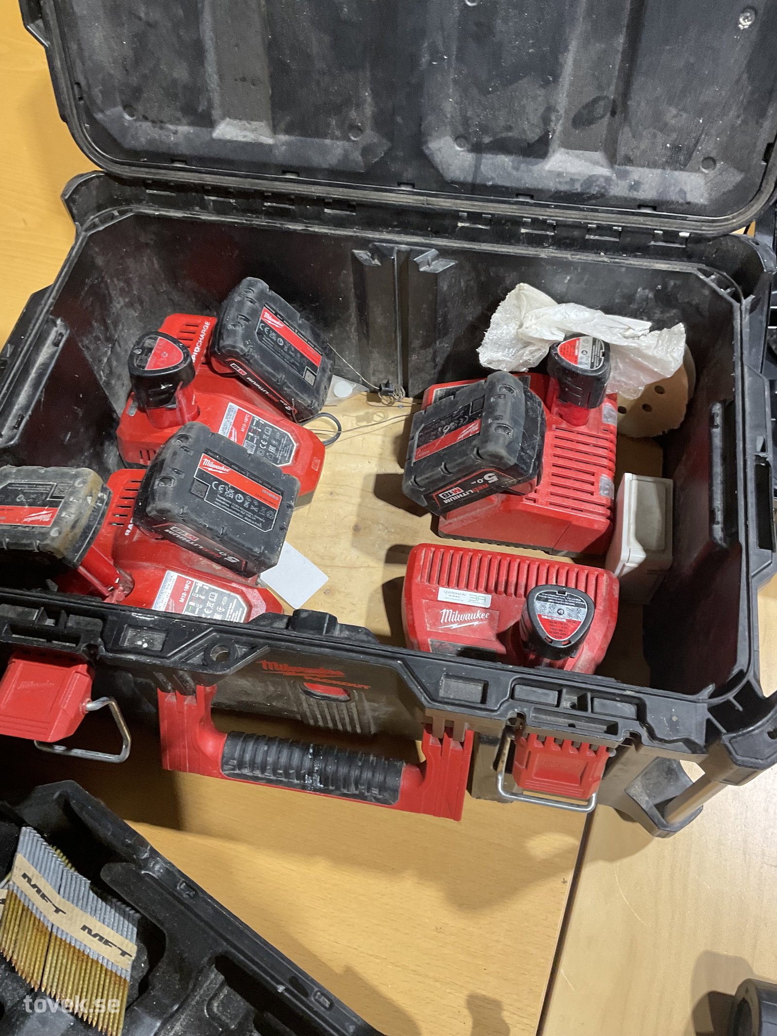div-milwaukee-maskiner-ink-batterier-laddare-toveks-auktioner