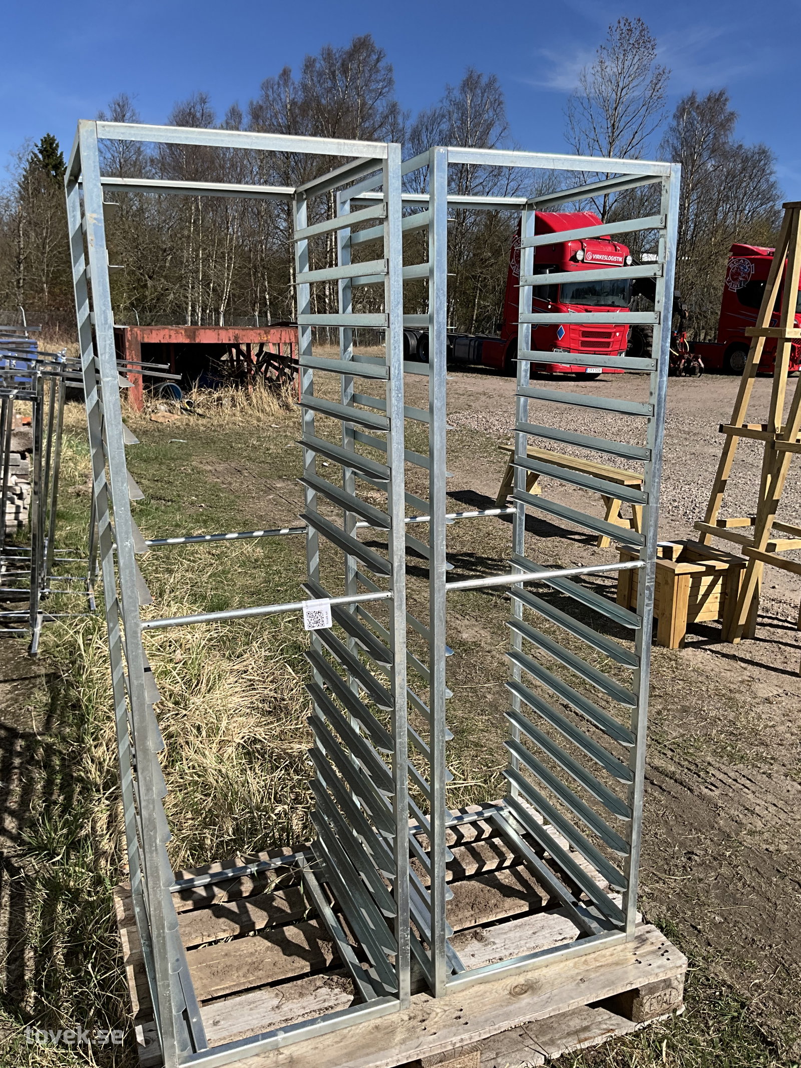 Bageriställ 2st på auktion i Ätran hos Toveks Auktioner