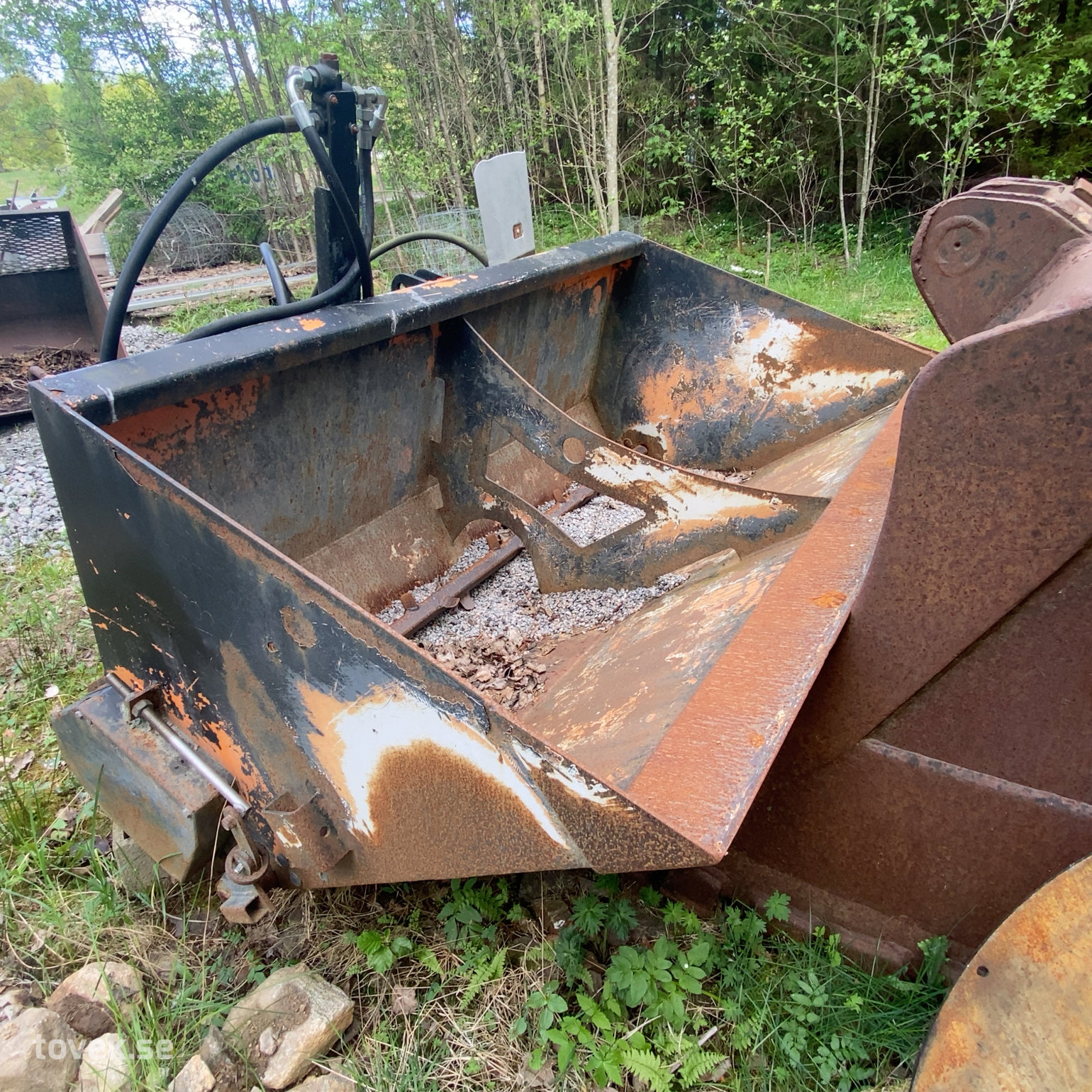 Sandspridare med SMS-trimafäste. Ny hydraulikmotor