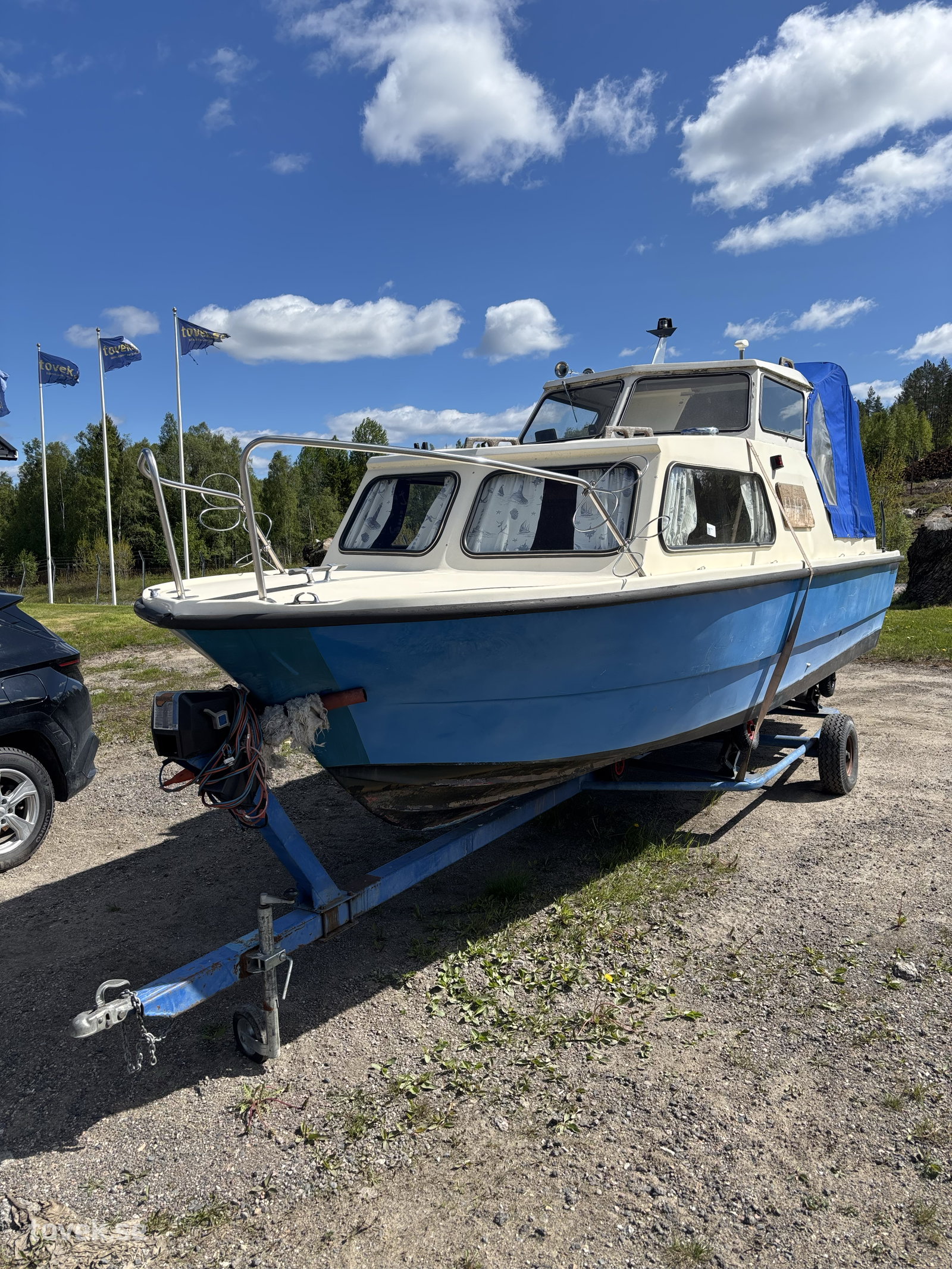 Båt Nimo 22 på auktion i Gnarp hos Toveks Auktioner