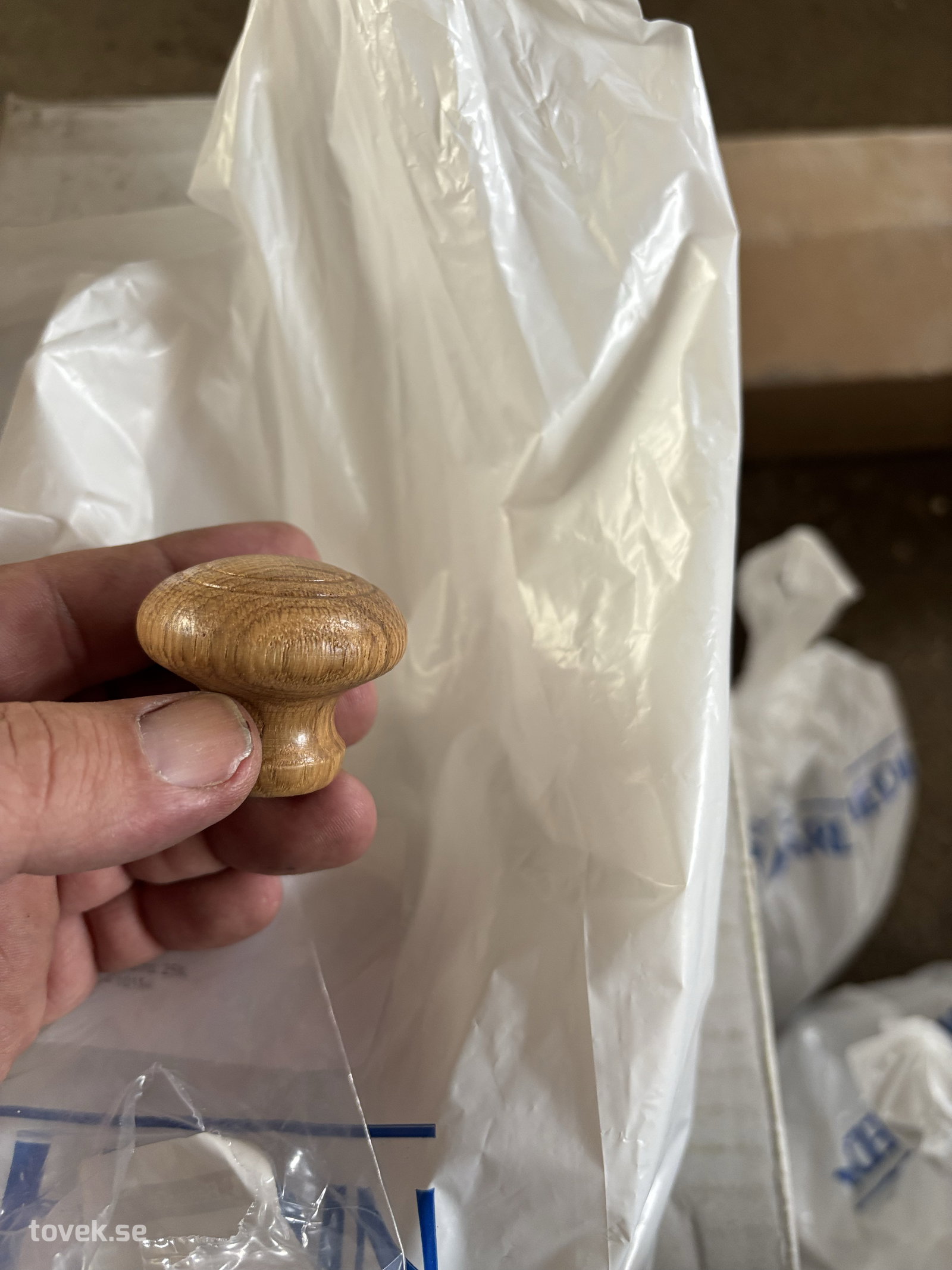 Knopp (kök) 30 st på auktion i Gnarp hos Toveks Auktioner