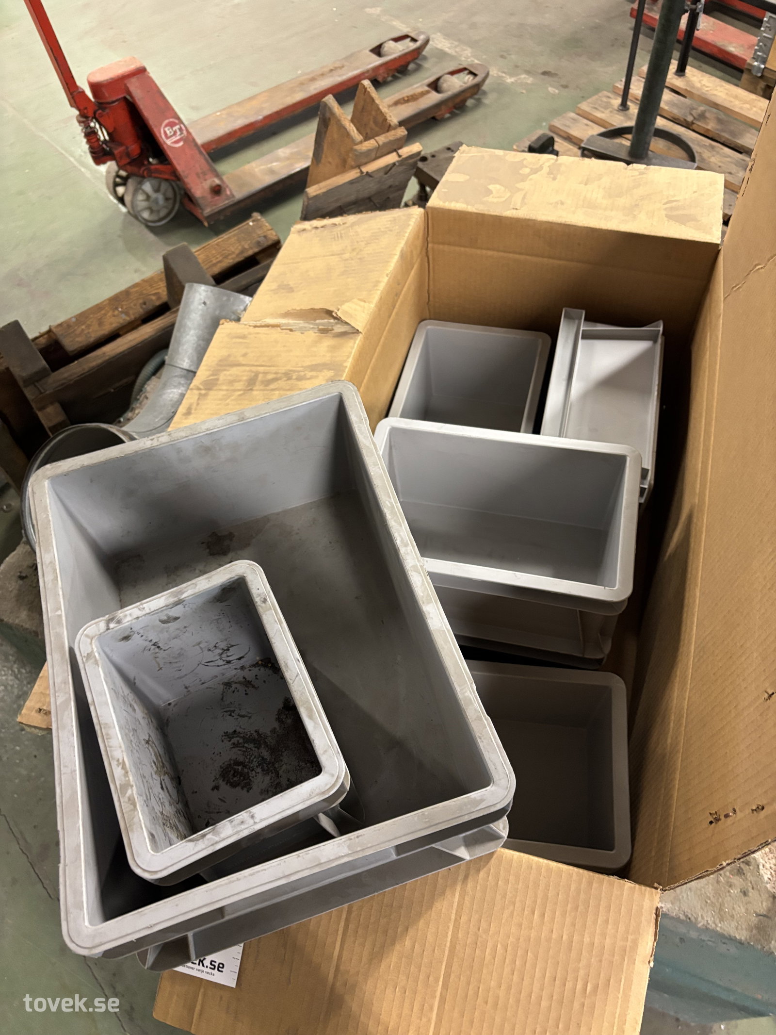 Plastbackar ca 7 st