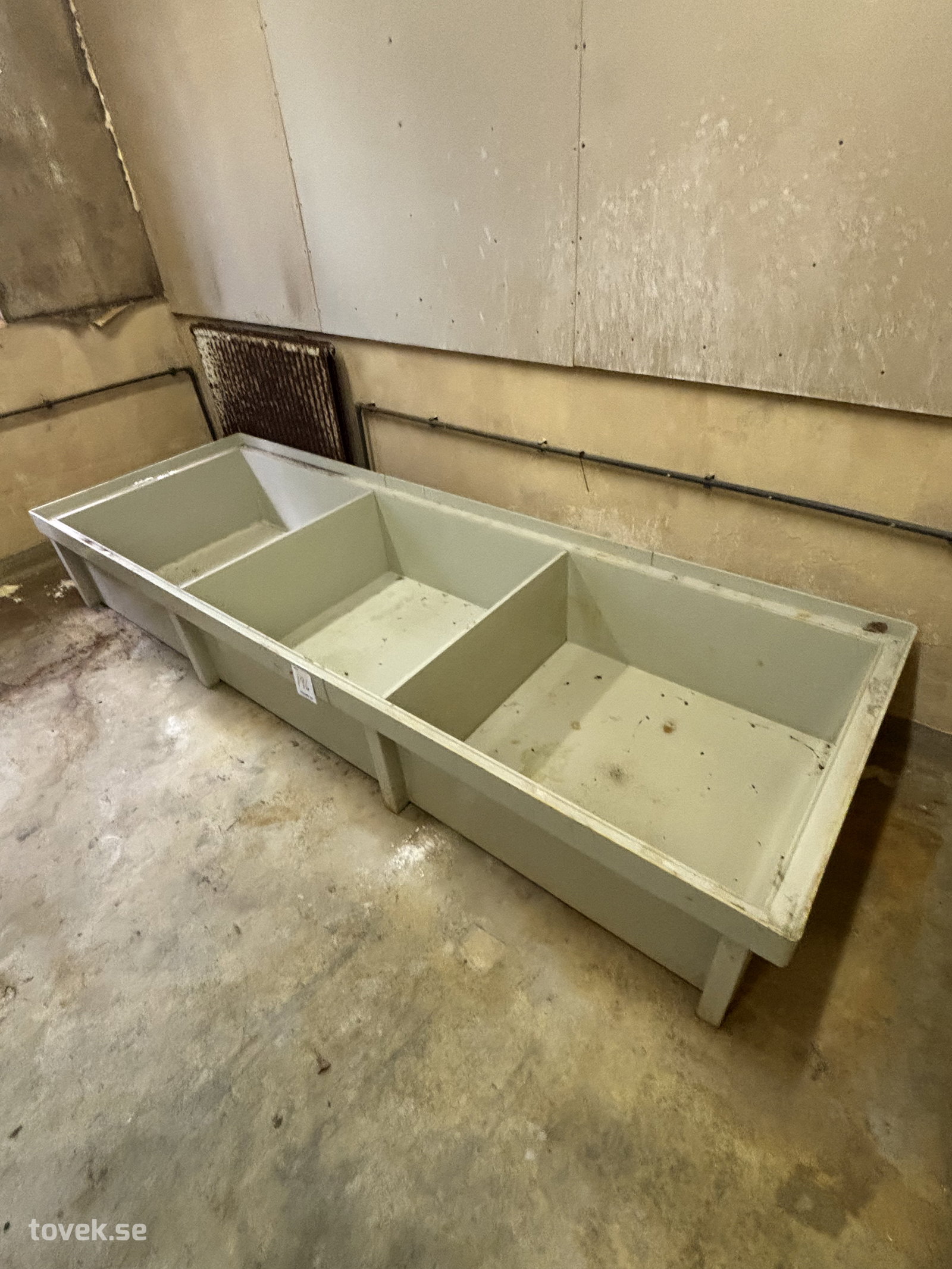 Plastkar 300x100 cm, höjd 45 cm 