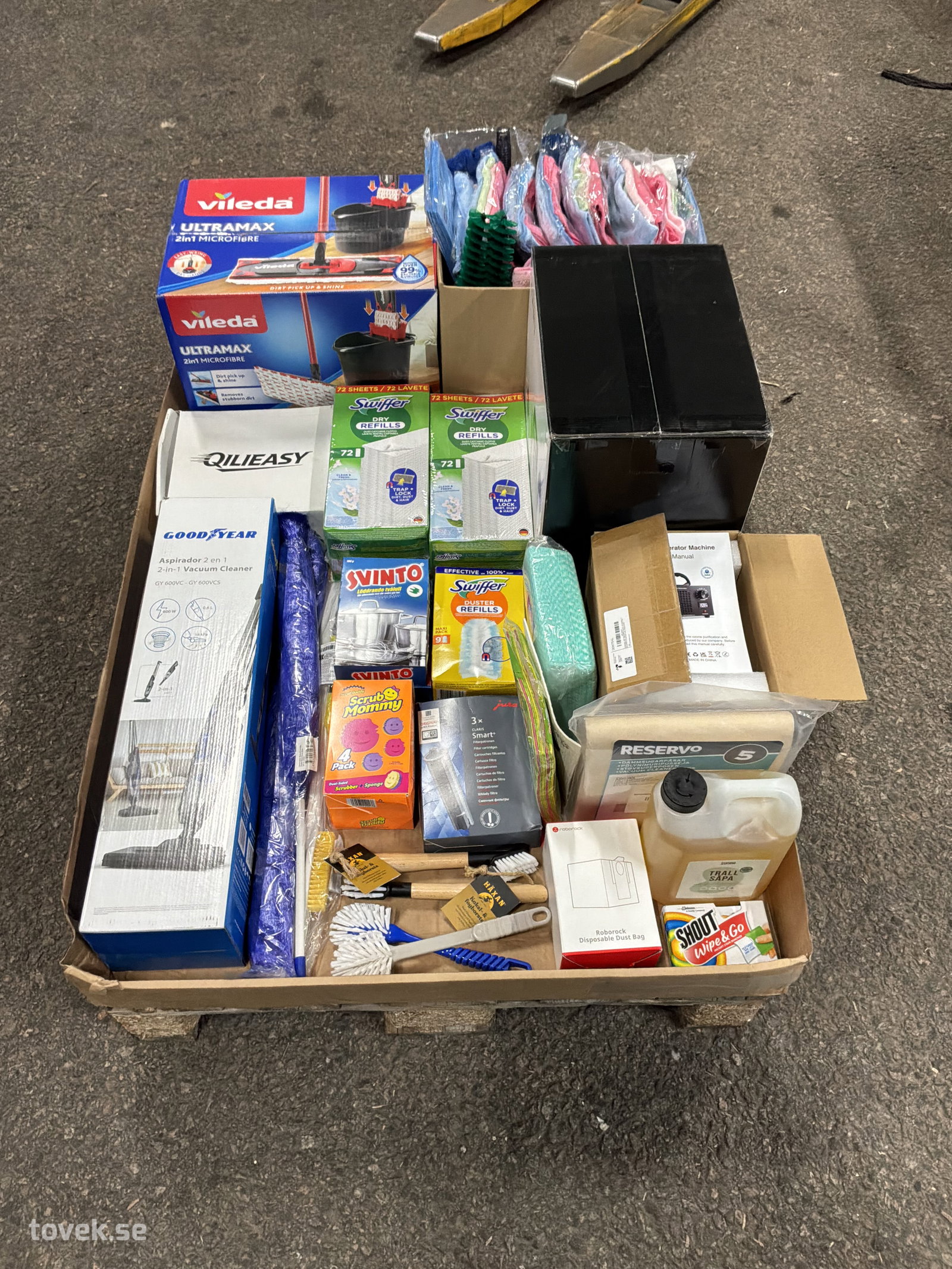 Städtillbehör, skaftdammsugare, fläckrengörare, m.m på auktion i Ätran hos Toveks Auktioner