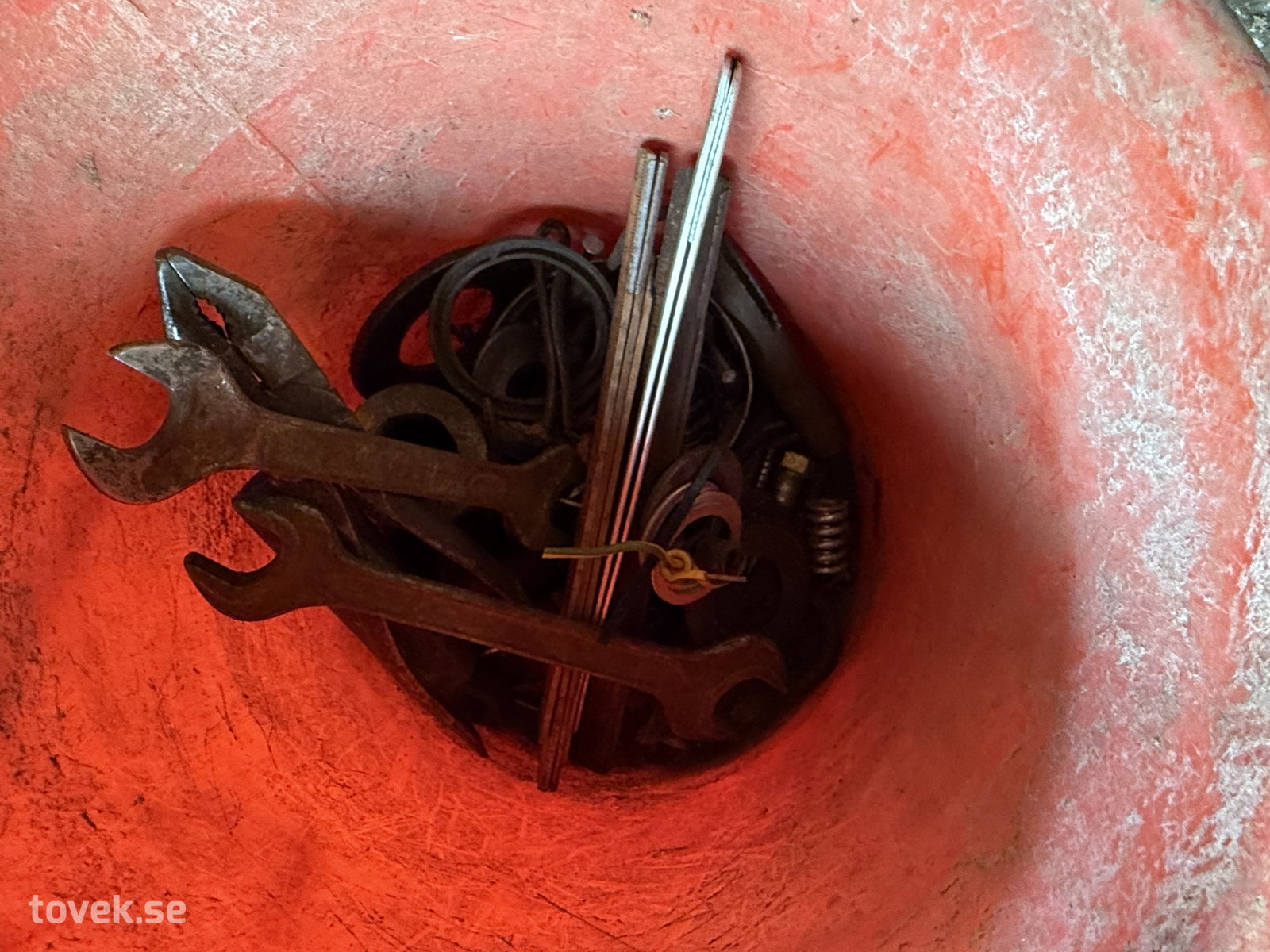 Diverse metall m.m. enligt bilder