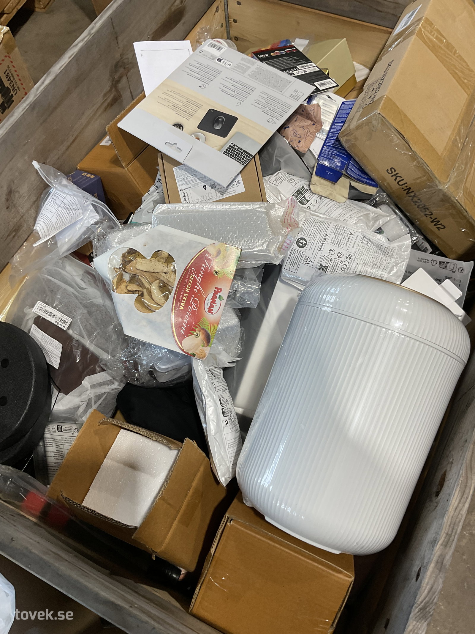 Fyndlåda osorterat, från Logistikföretag