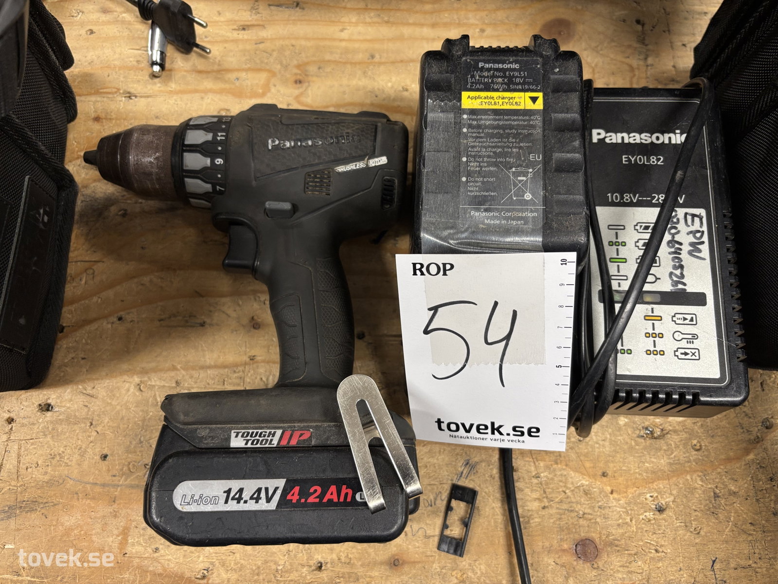 Borrmaskin, Panasonic EY74A2 med laddare & 2 batterier