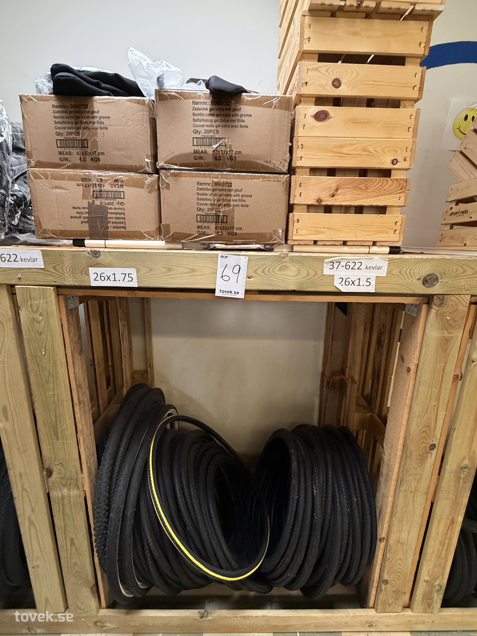 Sadelöverdrag med gel, däck, trälådor