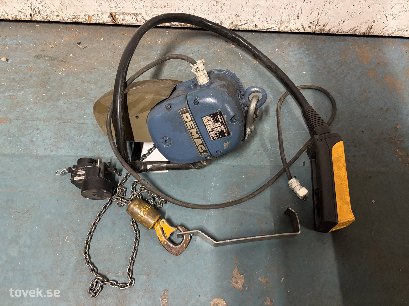 Telfer Demag 125 kg & balansblock Atlas Copco 0,7-1,3 kg