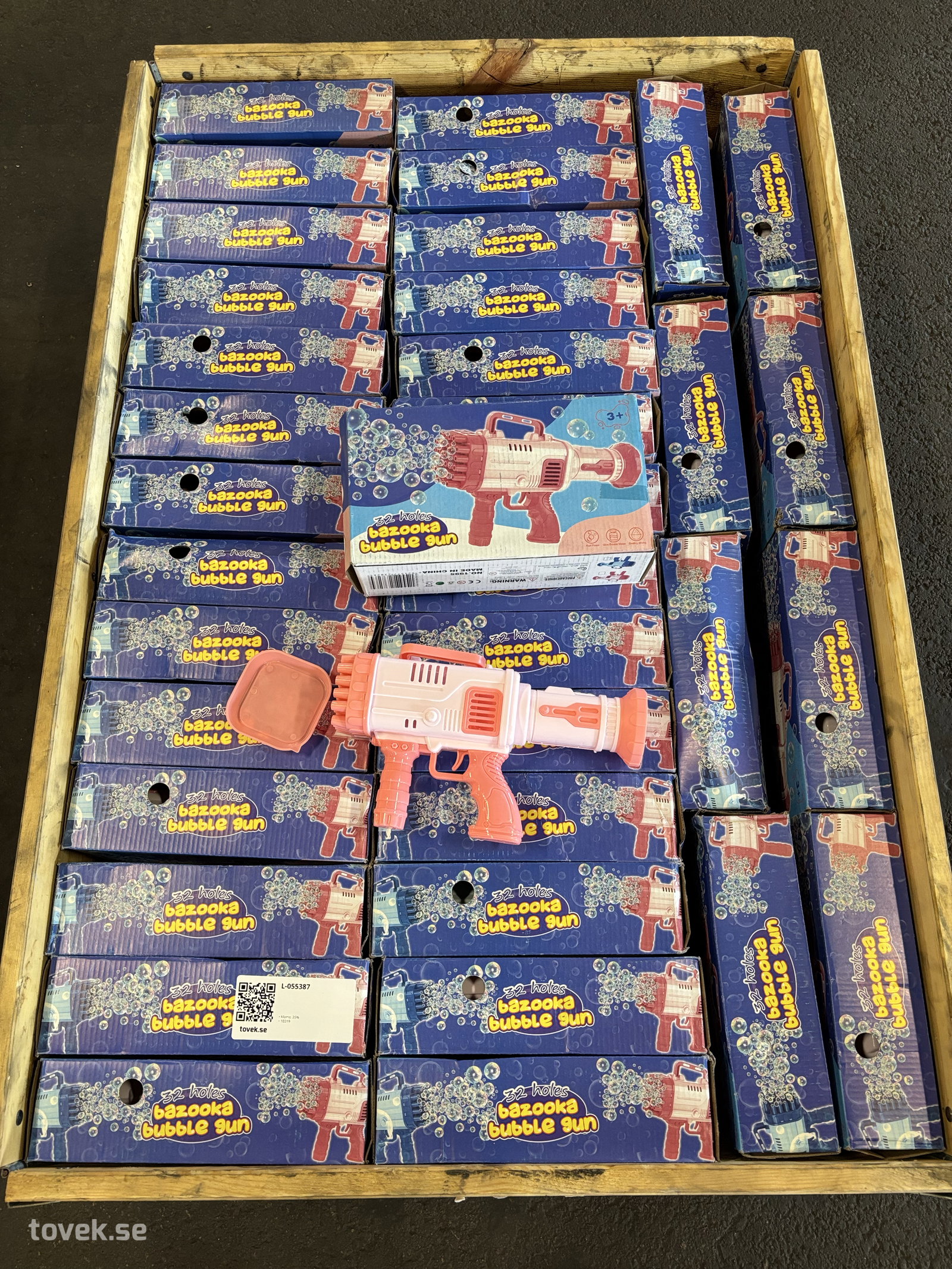 Bazooka bubble gun, ca 36st på auktion i Ätran hos Toveks Auktioner