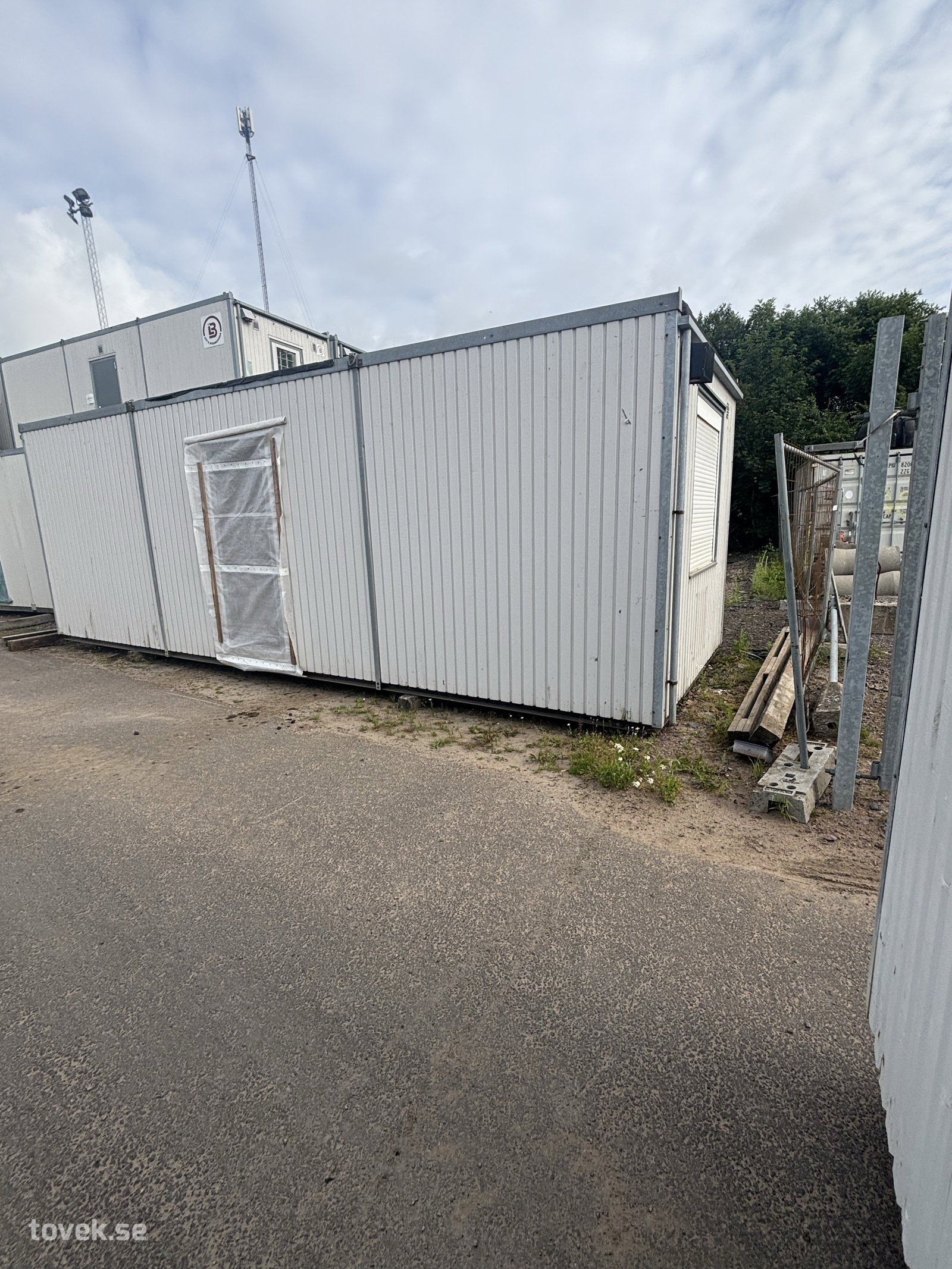 Bod bestående av hall och två rum