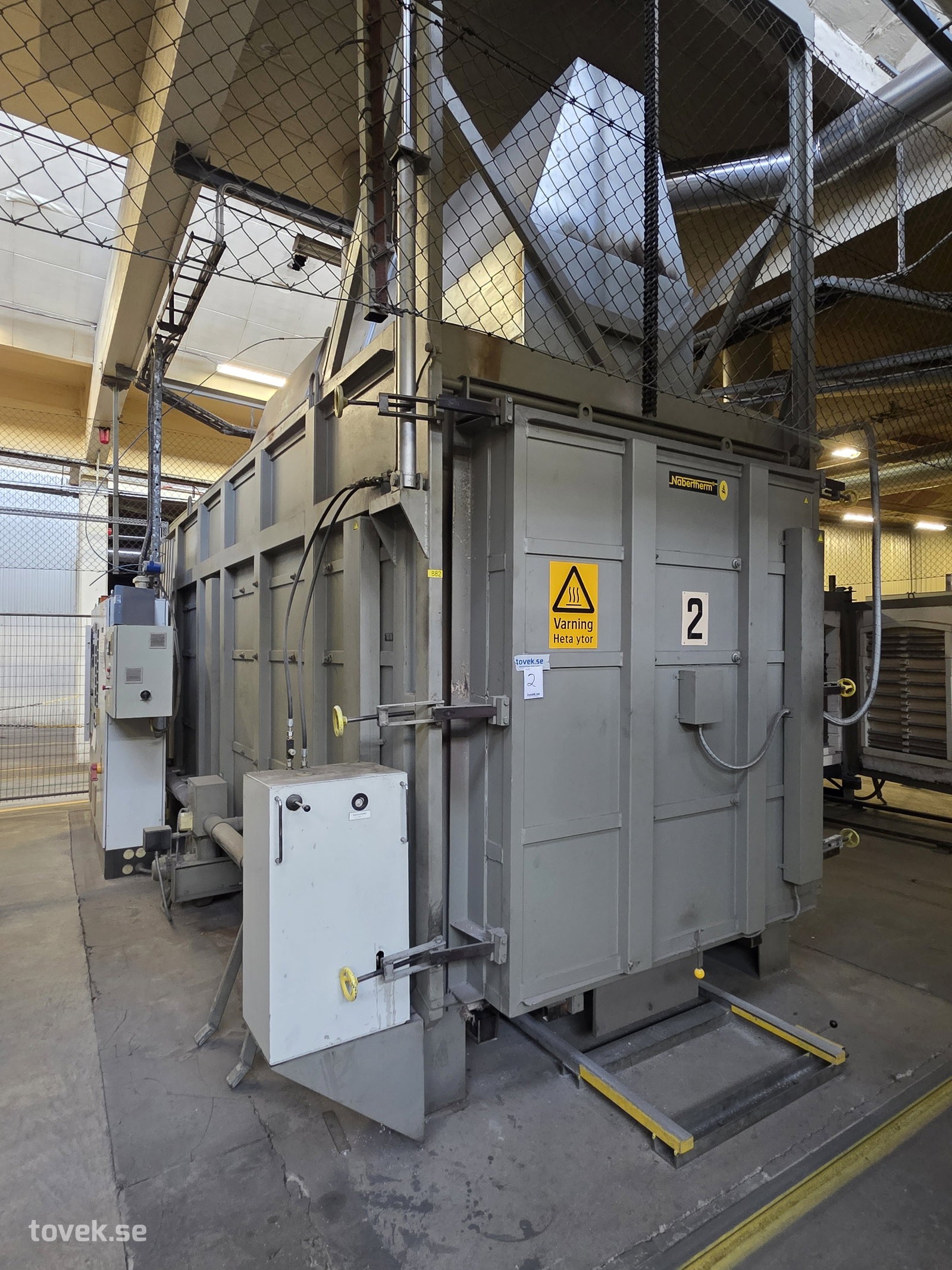 Nabertherm Industriugn W10800/HS1 MaxTemp 1340 Grader inkl Styrskåp & 4 vagn.
