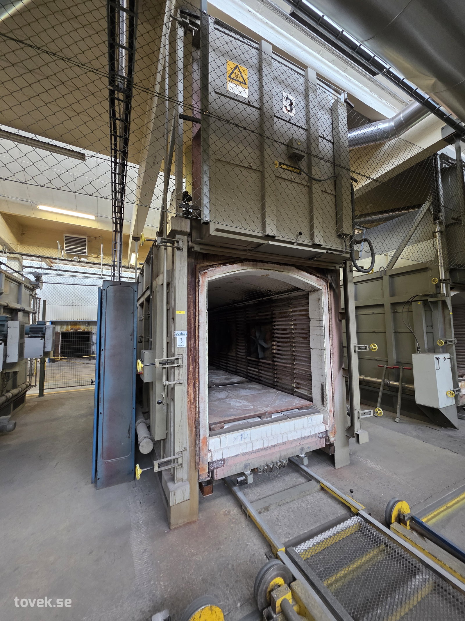 Nabertherm Industriugn W10800/HS1 MaxTemp 1340 Grader inkl Styrskåp & 4 vagn.