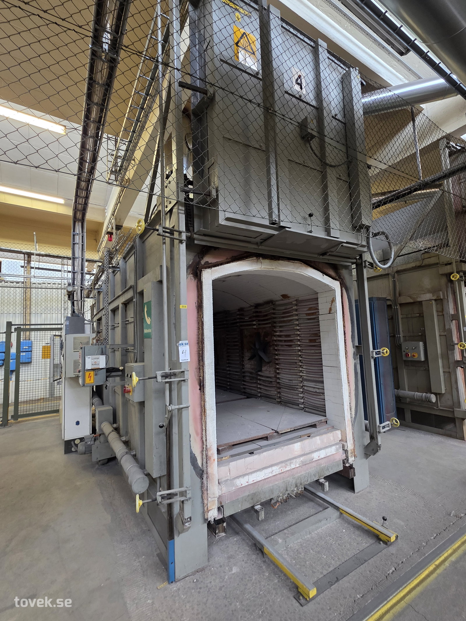 Nabertherm Industriugn W10800/HS1 MaxTemp 1340 Grader inkl Styrskåp & 4 vagn.