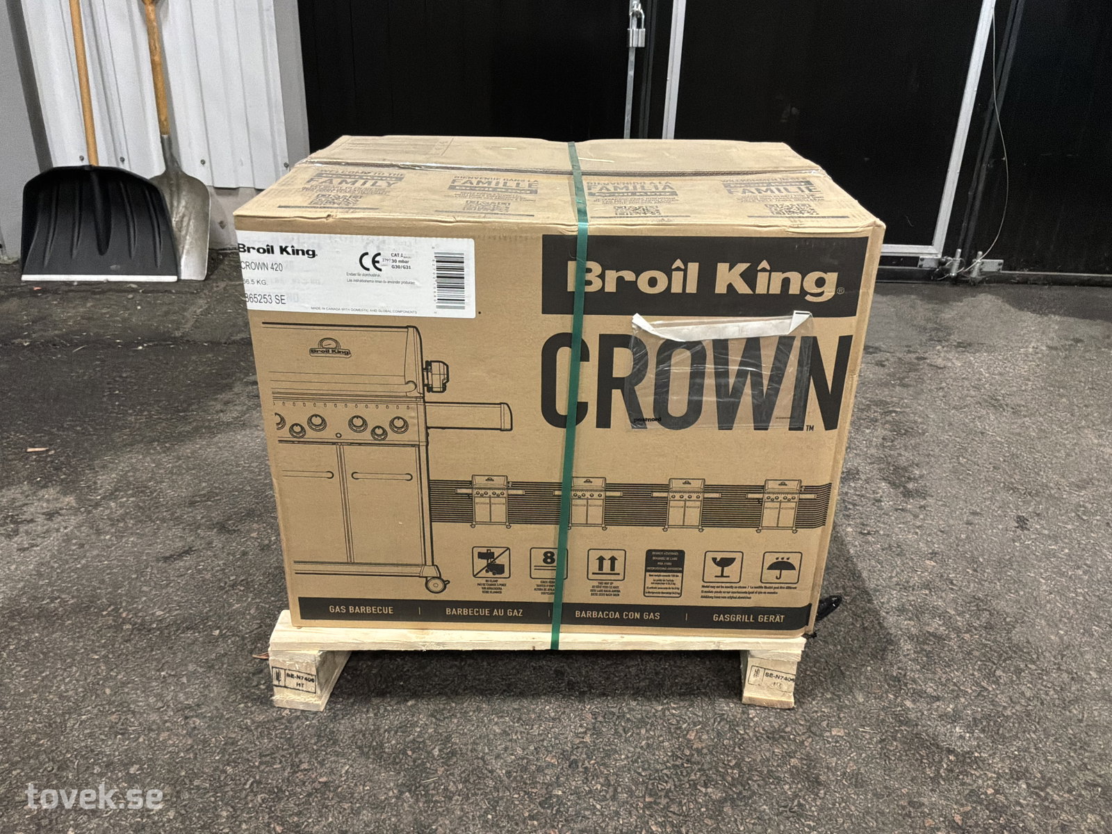 Gasolgrill, Broil King, crown 420 på auktion i Ätran hos Toveks Auktioner