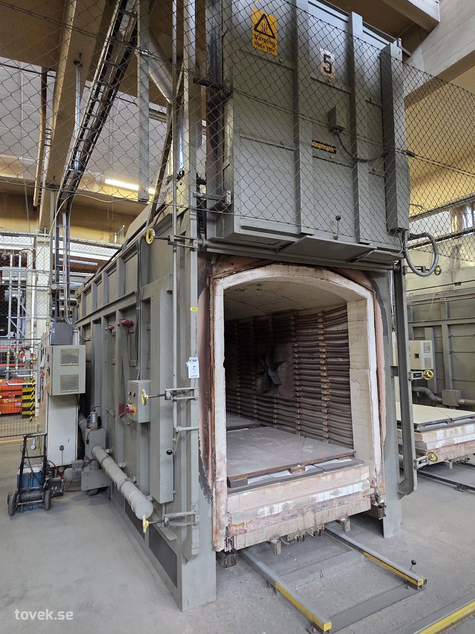 Nabertherm Industriugn W10800/HS1 MaxTemp 1340 Grader inkl Styrskåp & 4 vagn.