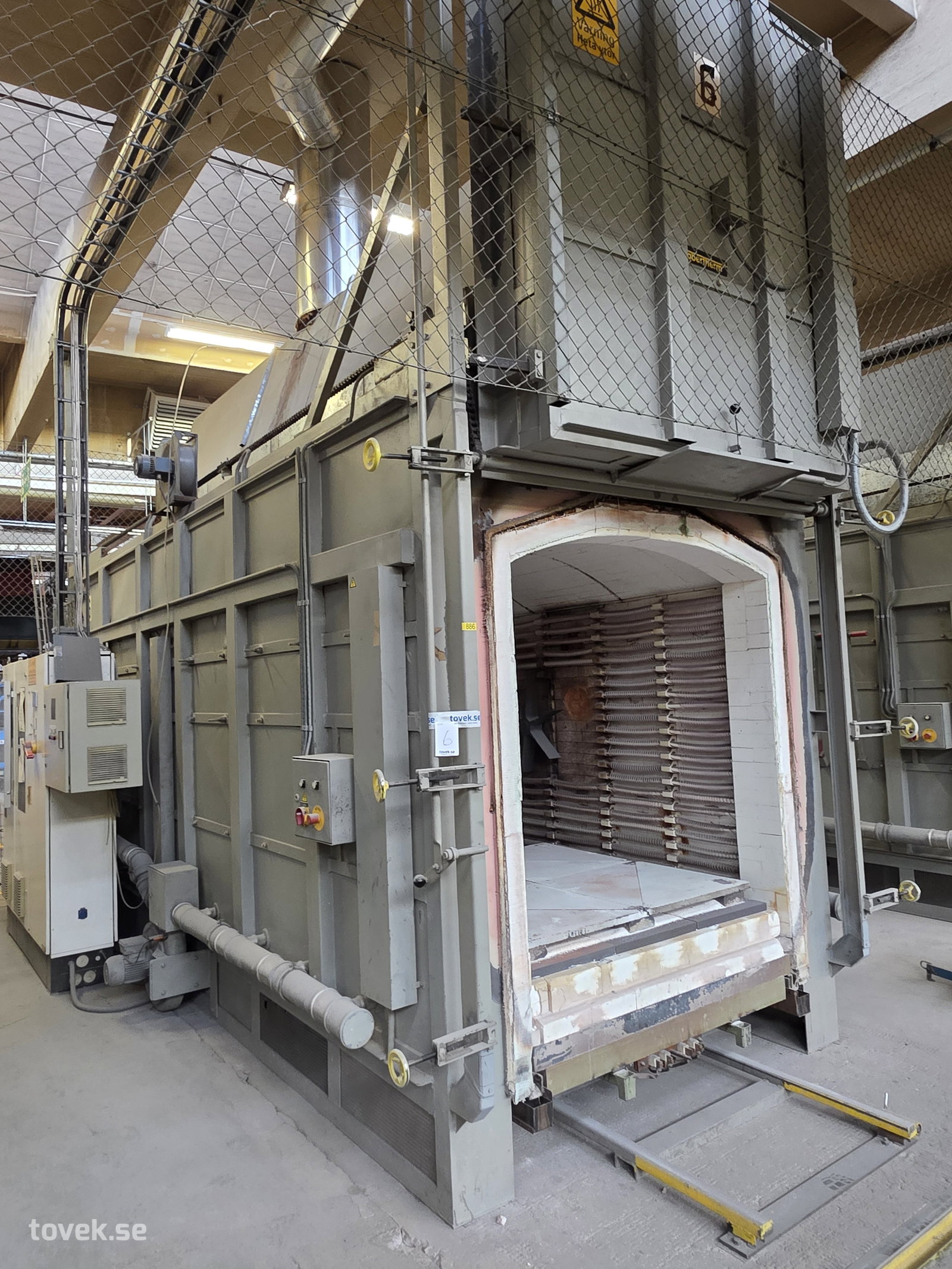 Nabertherm Industriugn W10800/HS1 MaxTemp 1340 Grader inkl Styrskåp & 4 vagn.