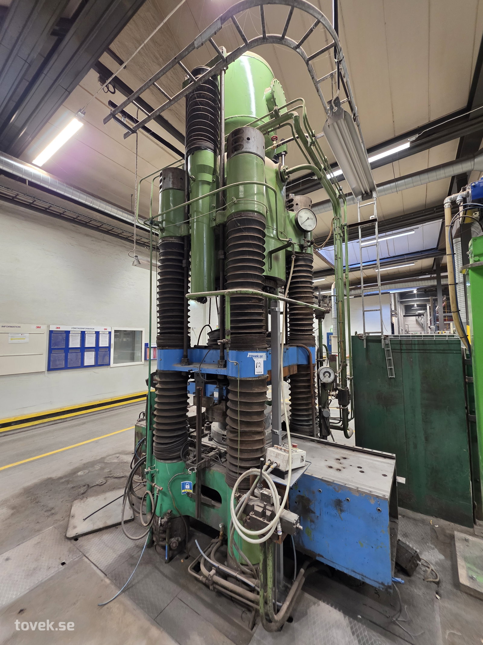 Demolding Press Presskapacitet 600 Ton - 1969