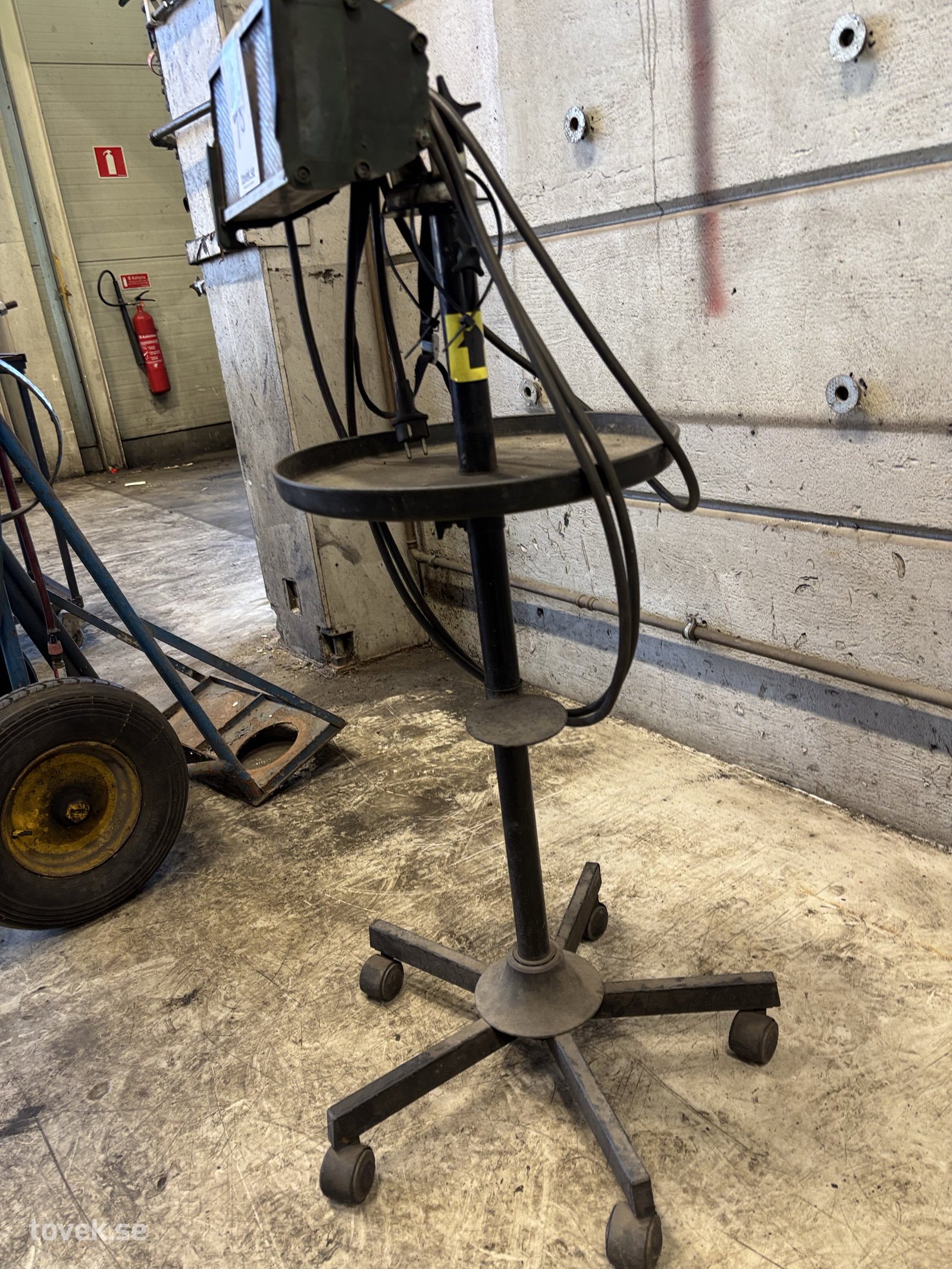 Avlastningsbord med lampa 