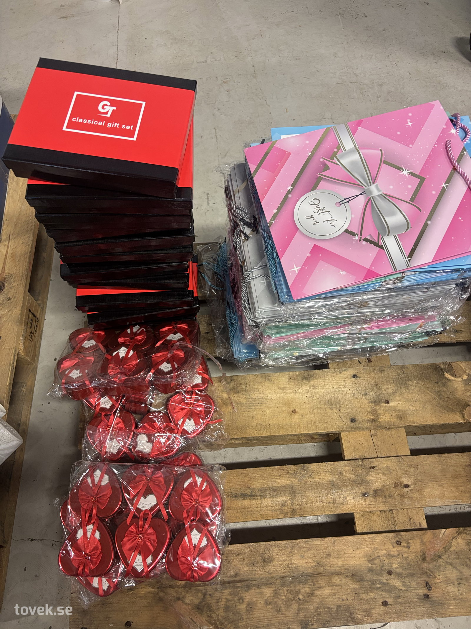 Presentpåsar, gåvoset mm 