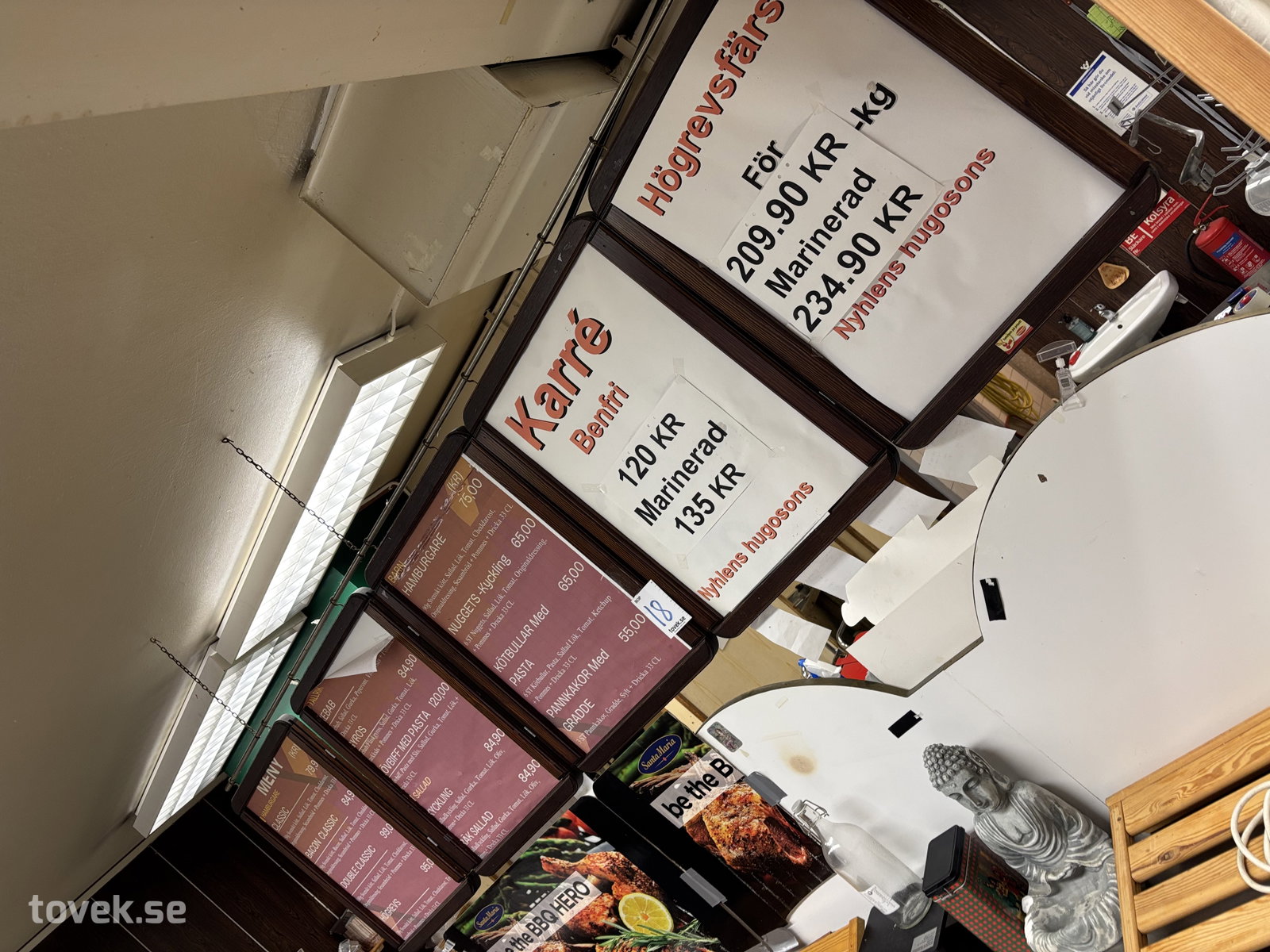 Skyltar enligt bilder