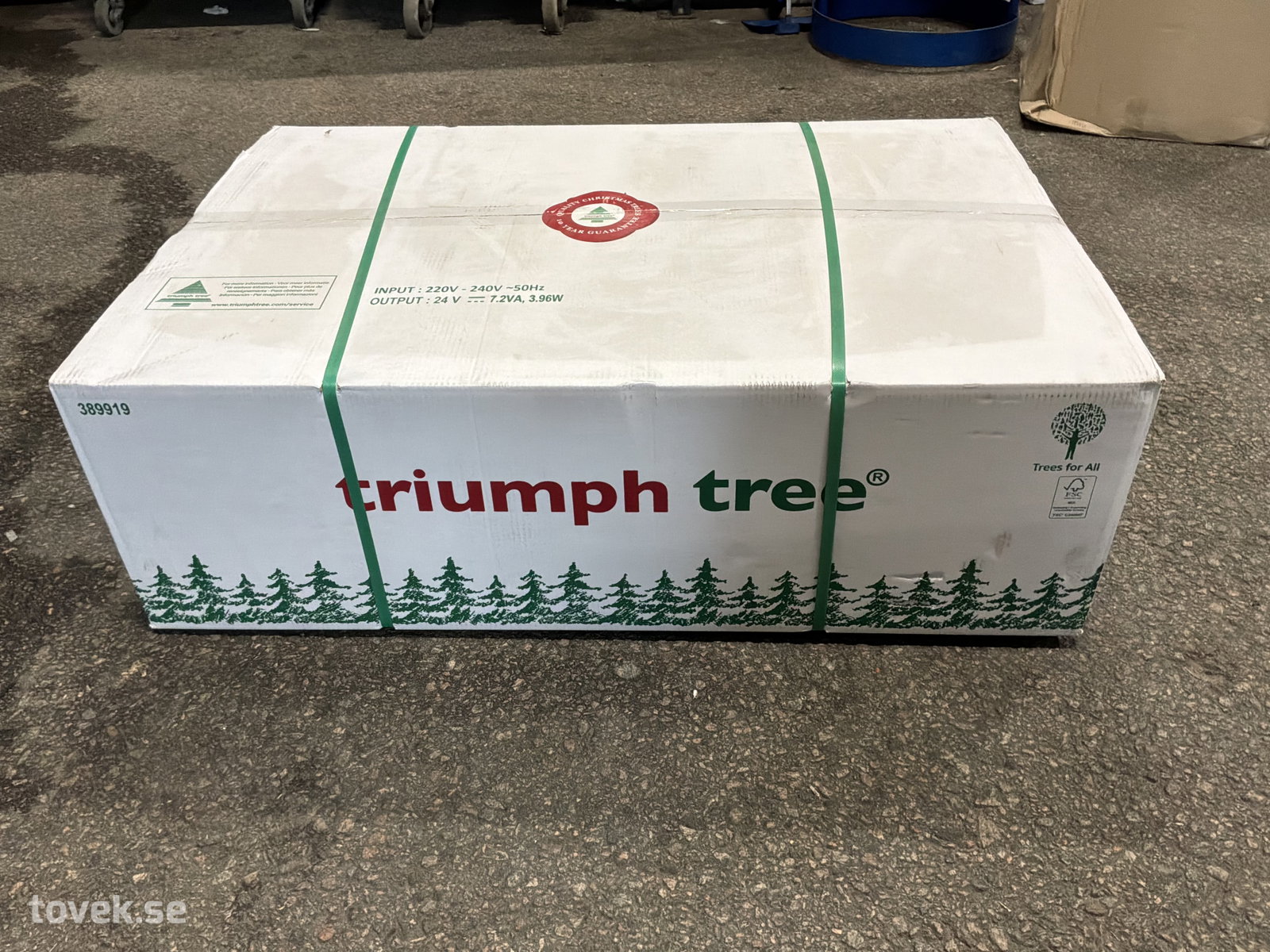 Konstgjord julgran, Triumph tree på auktion i Ätran hos Toveks Auktioner