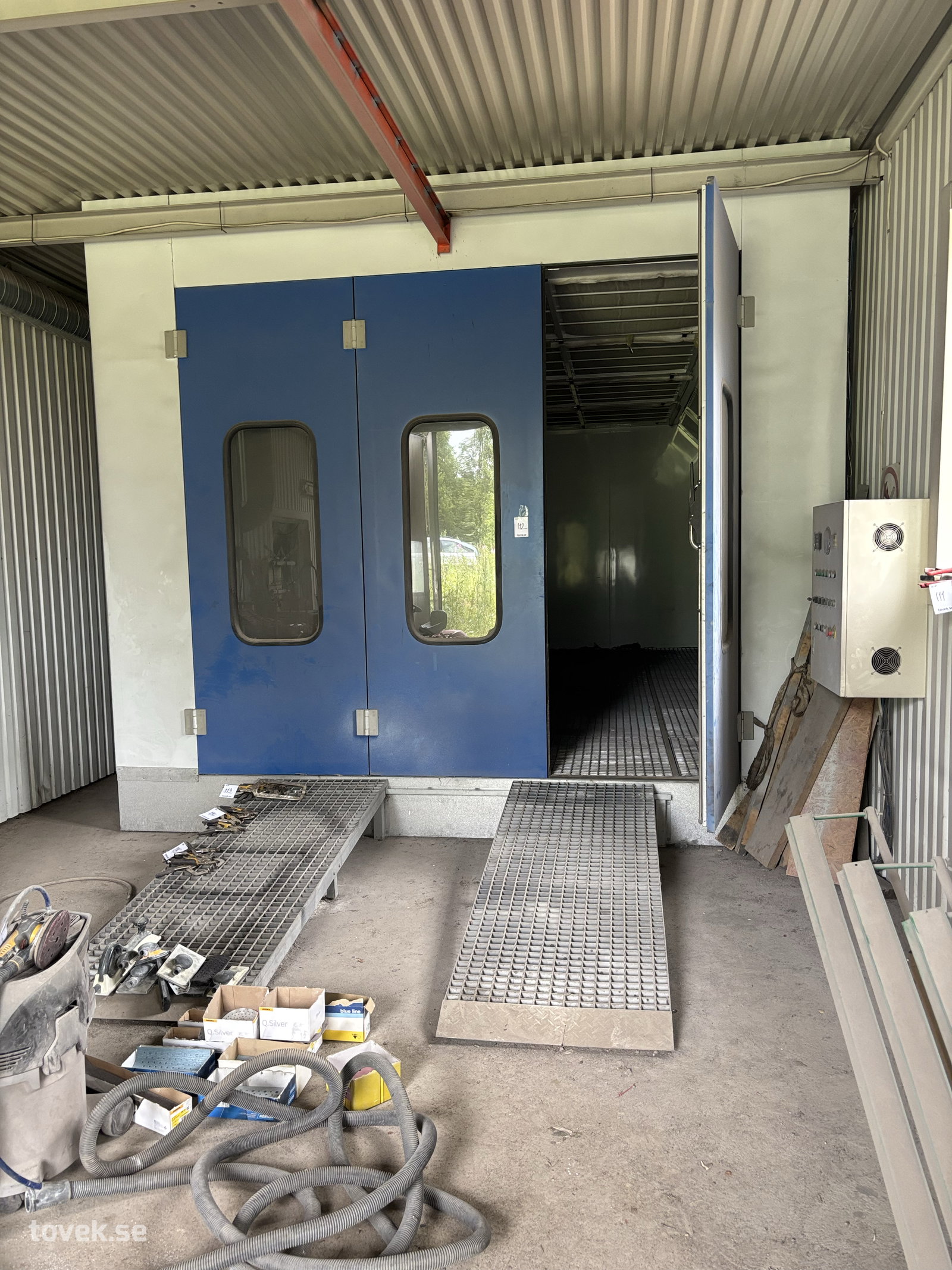 Lackbox 3,9*7.2m inv.