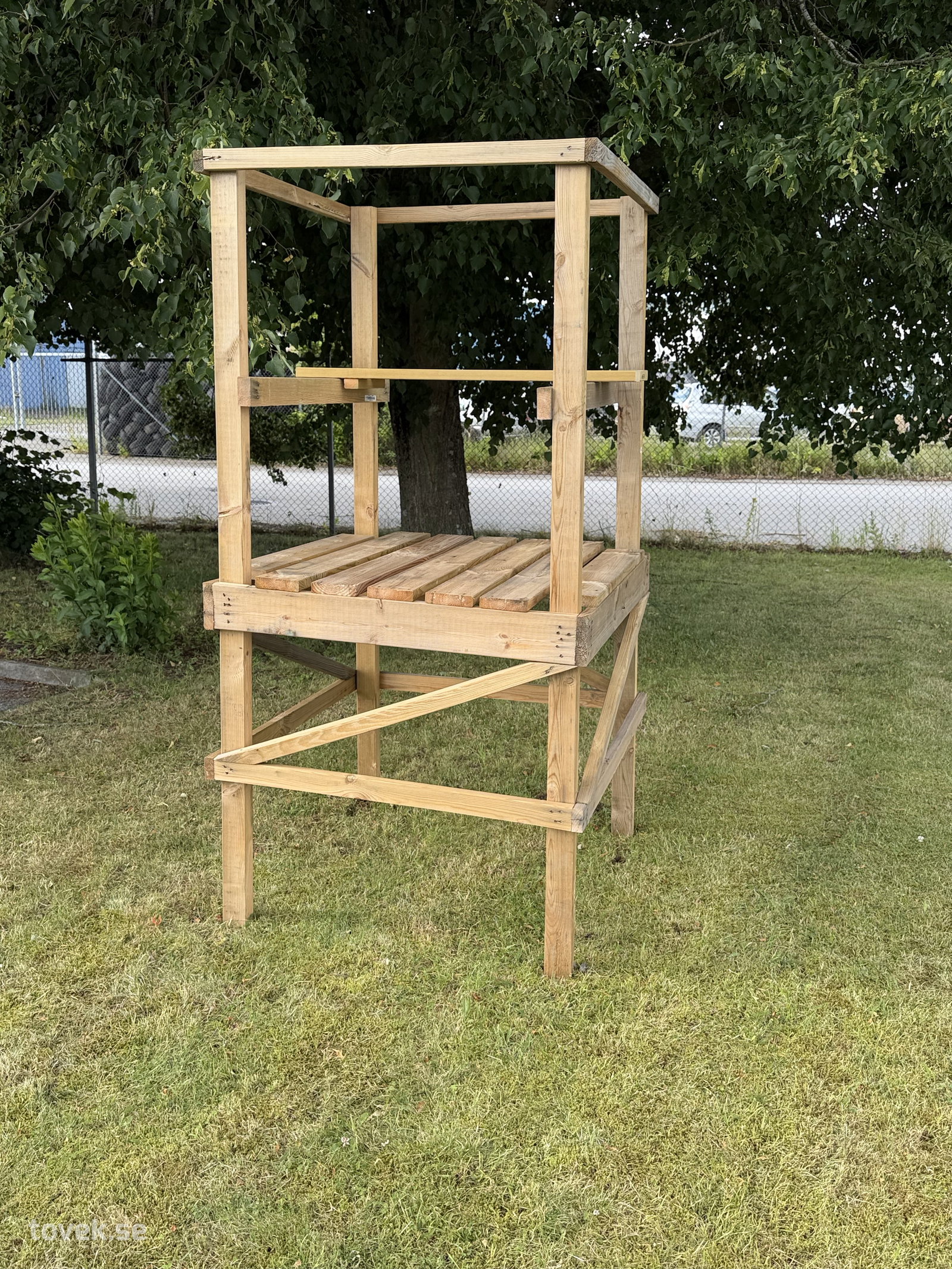 Jakttorn höjd till golv 1,5 m