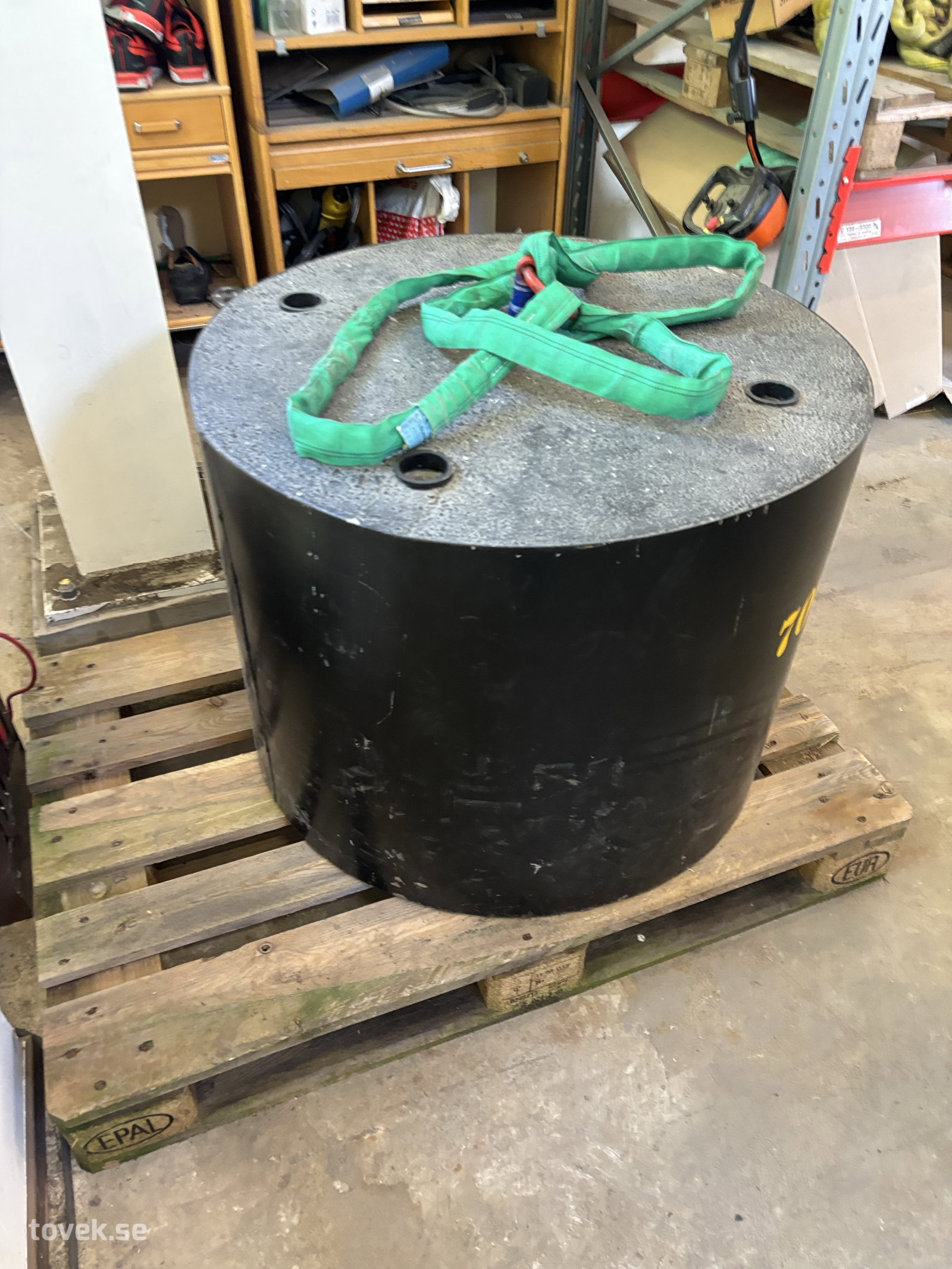 Testvikt 700 kg