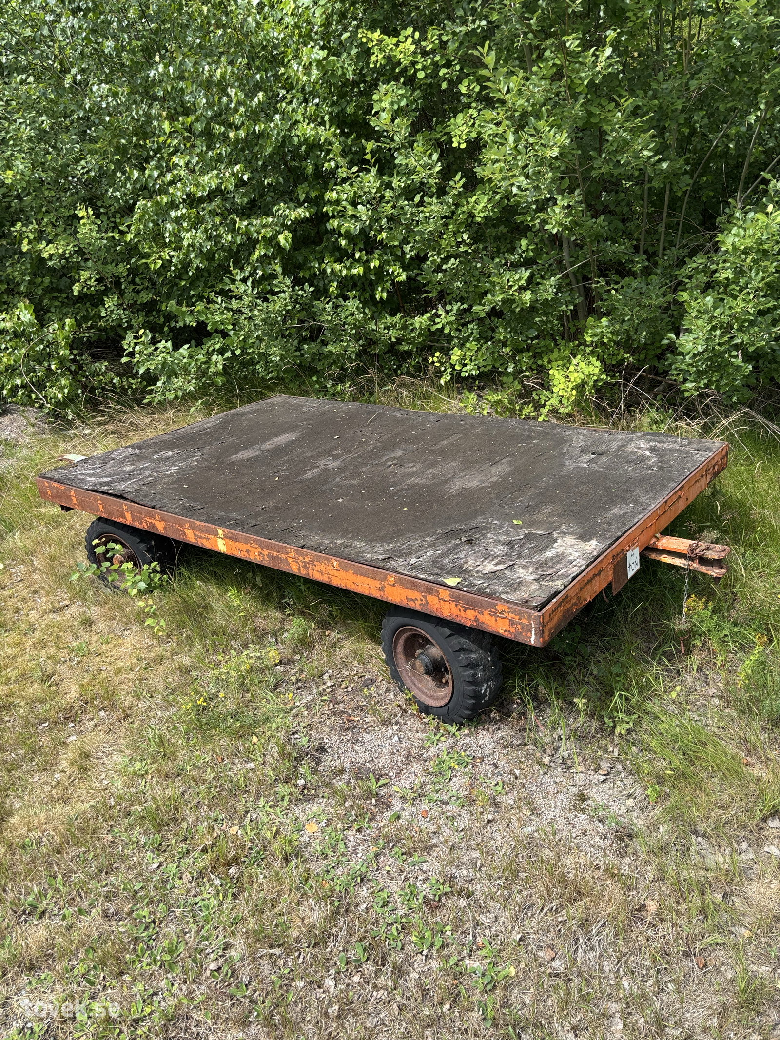 Flakvagn med helgummi hjul 