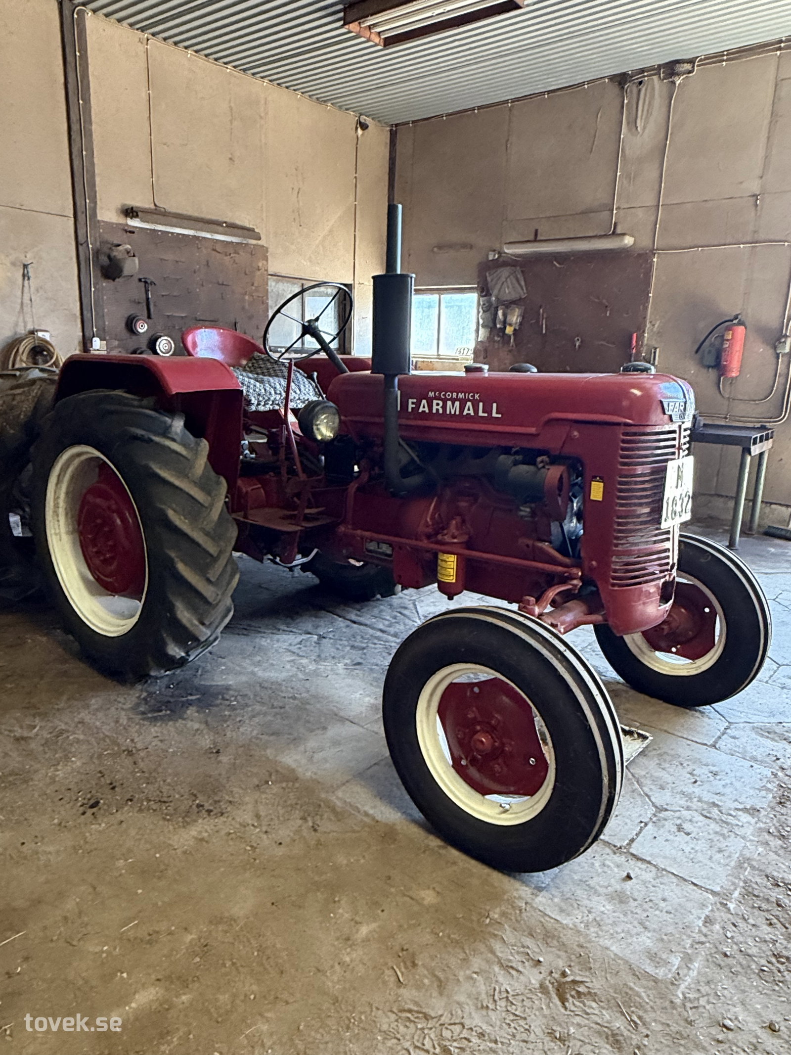 Traktor Farmhall DGD-4 -54