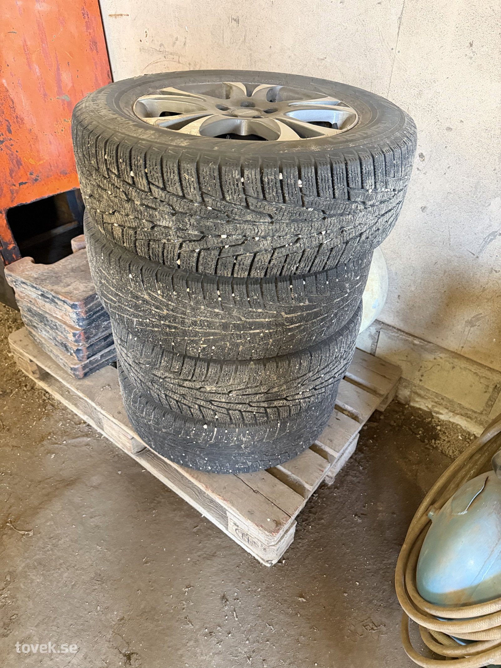Vinterdäck på fälg till Subaru 16”