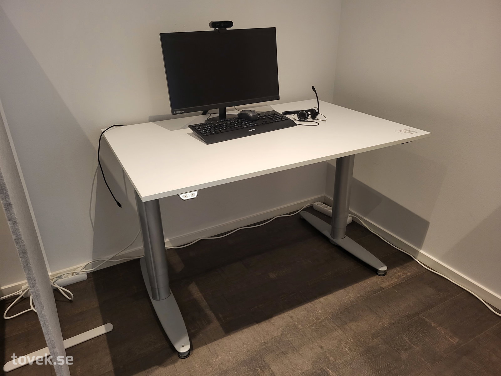 Kinnarp Skrivbord / Lenovo Pc-Skärm