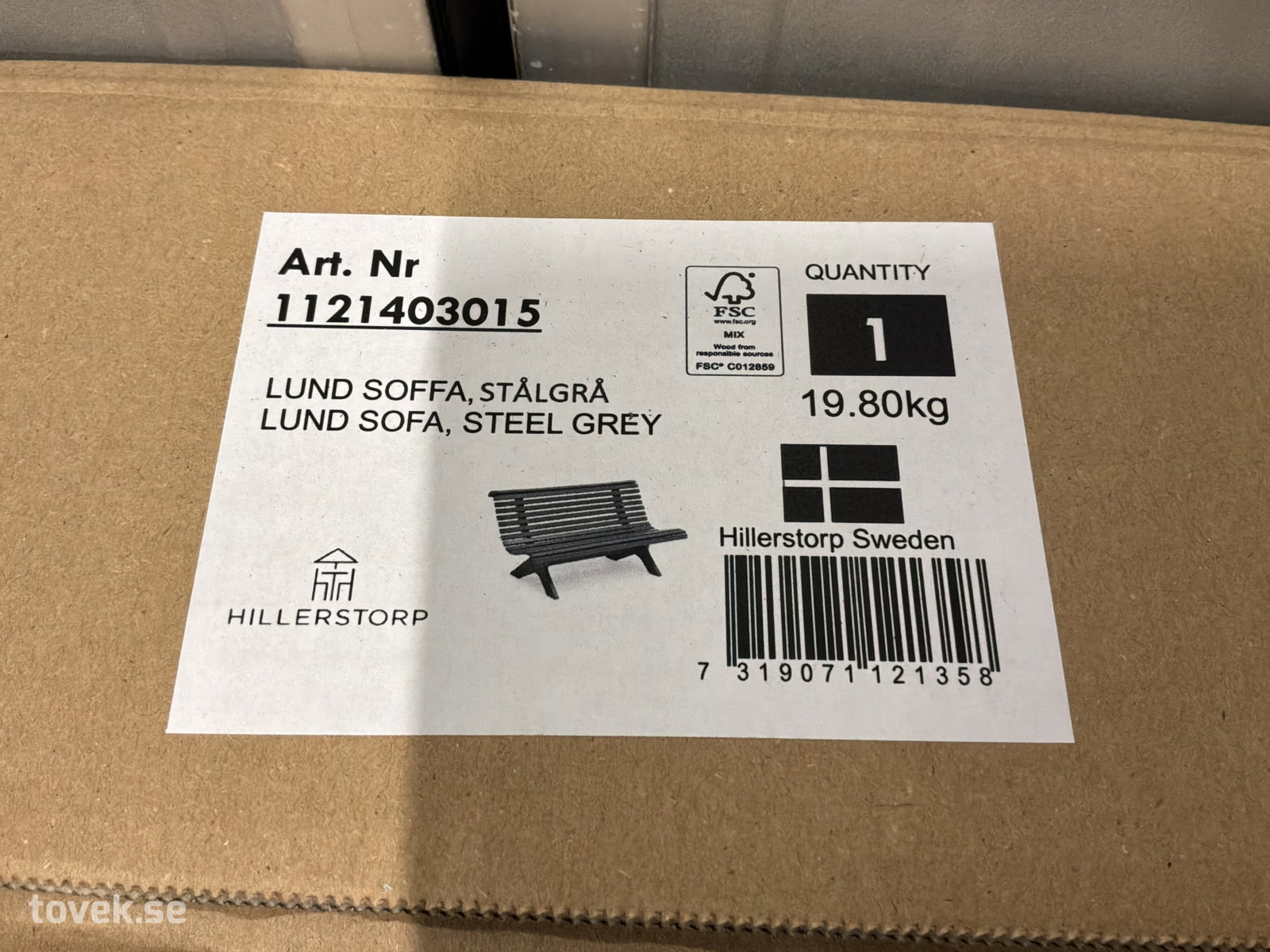 Hillerstorp Lund soffa på auktion i Ätran hos Toveks Auktioner