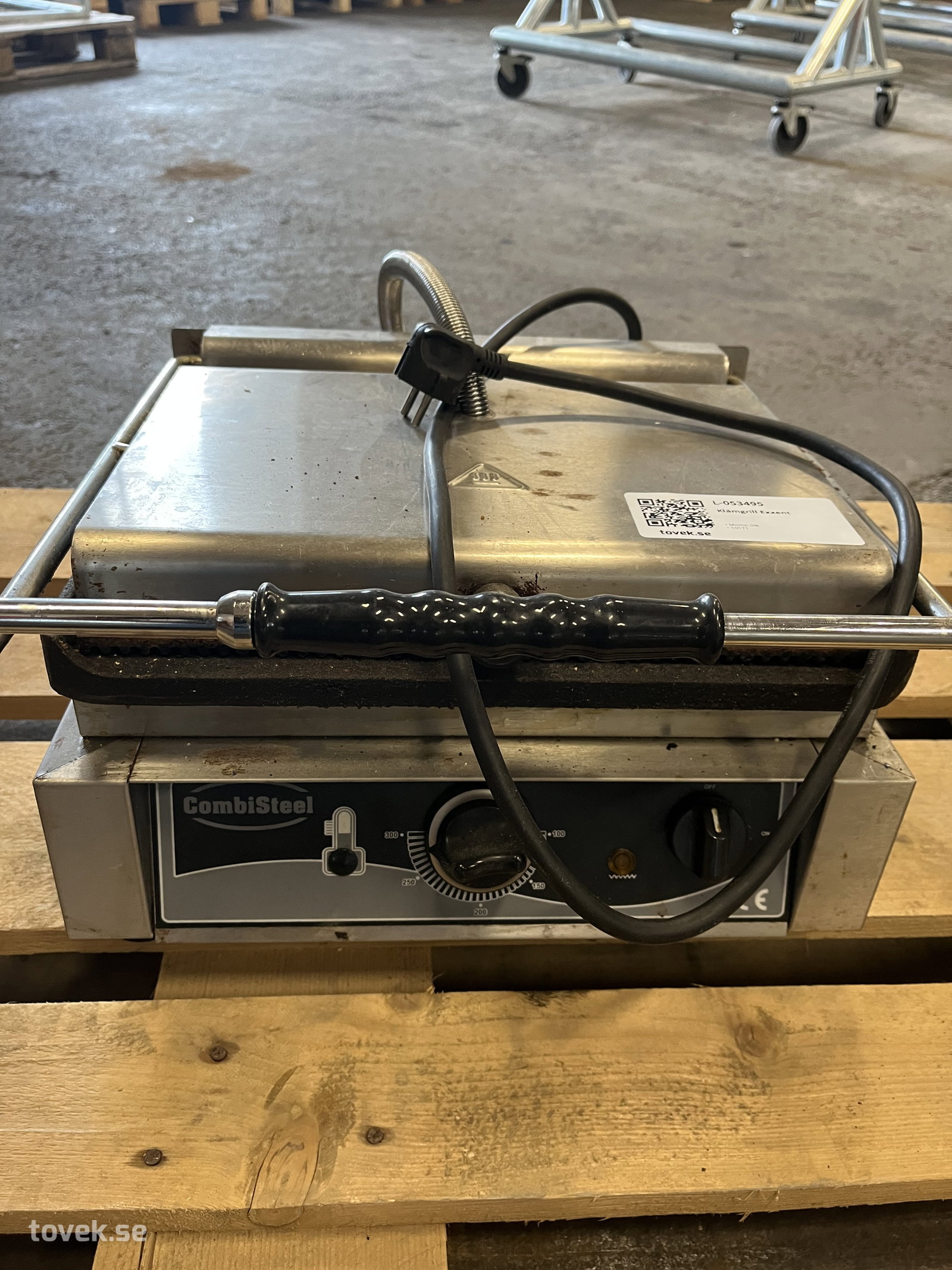 Klämgrill Exxent på auktion i Ätran hos Toveks Auktioner