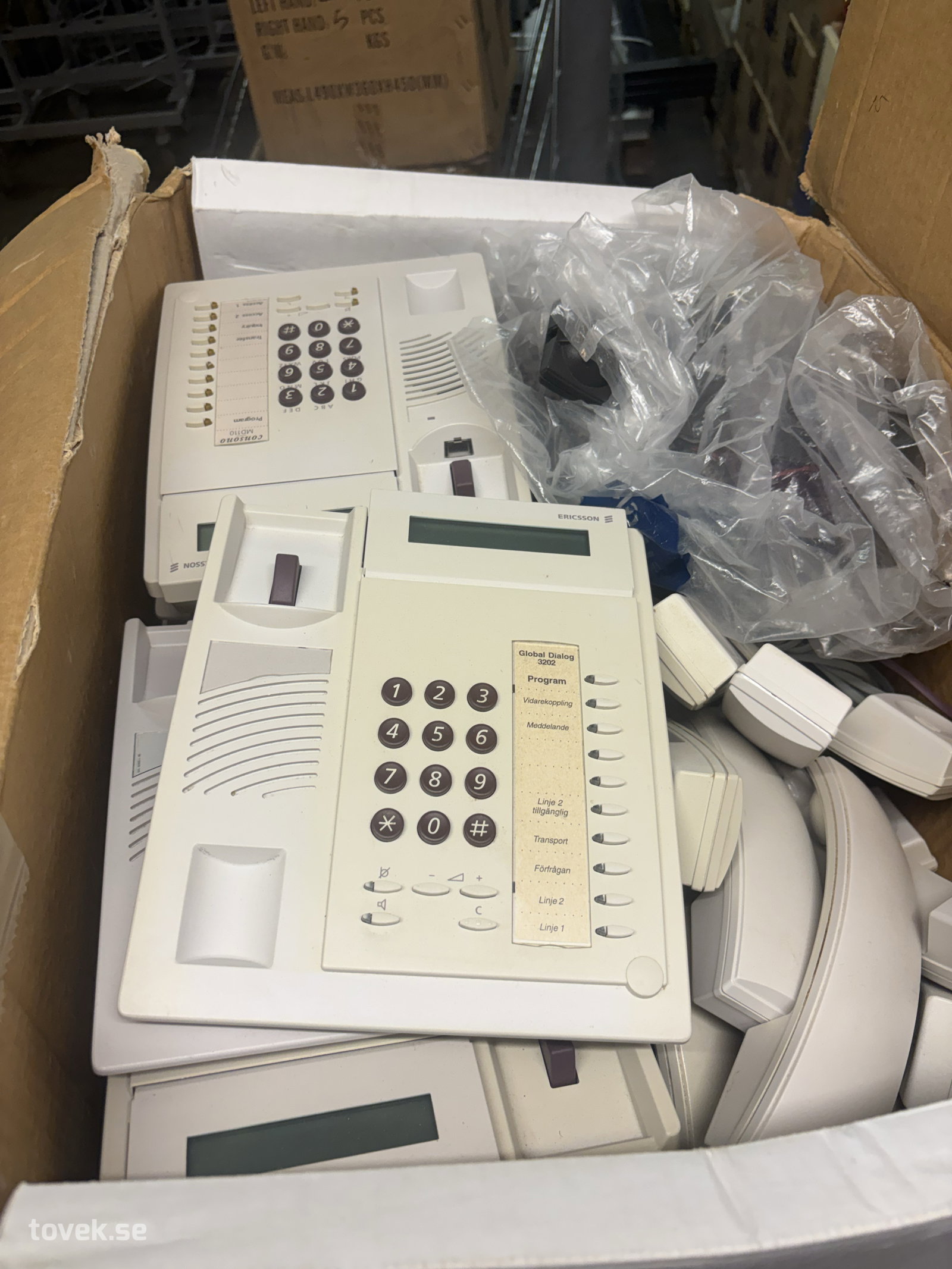 Växeltelefoner retro Eriksson på auktion i Ullared hos Toveks Auktioner