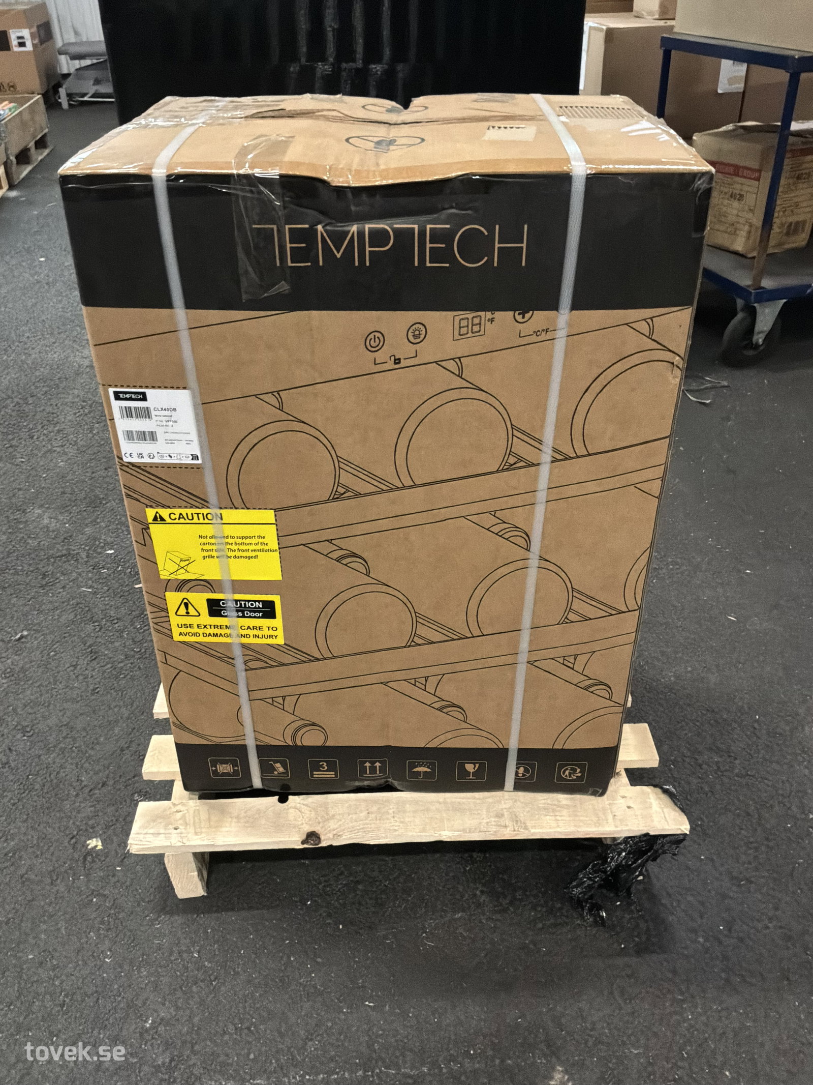 Vinkyl, Temptech, CLX40DB, mindre skada på emballage på auktion i Ätran hos Toveks Auktioner