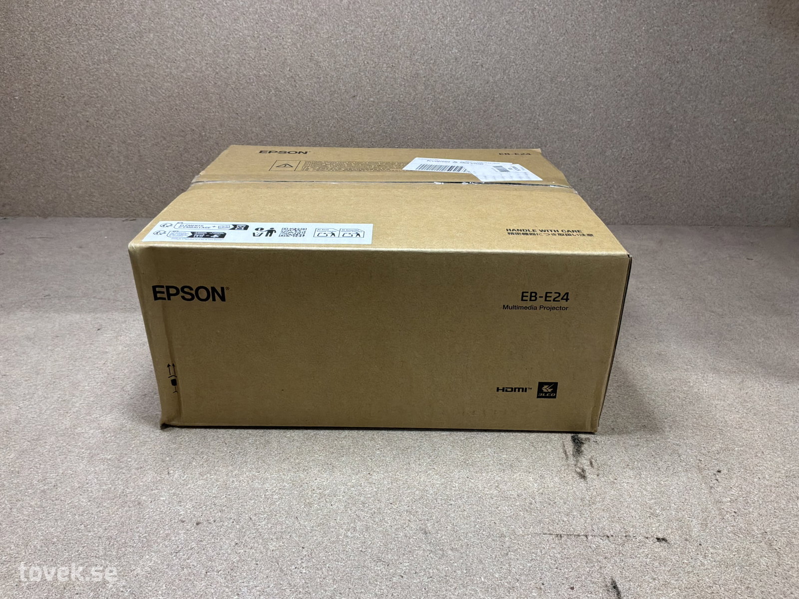 Epson EB-E24, bruten förpackning på auktion i Ätran hos Toveks Auktioner