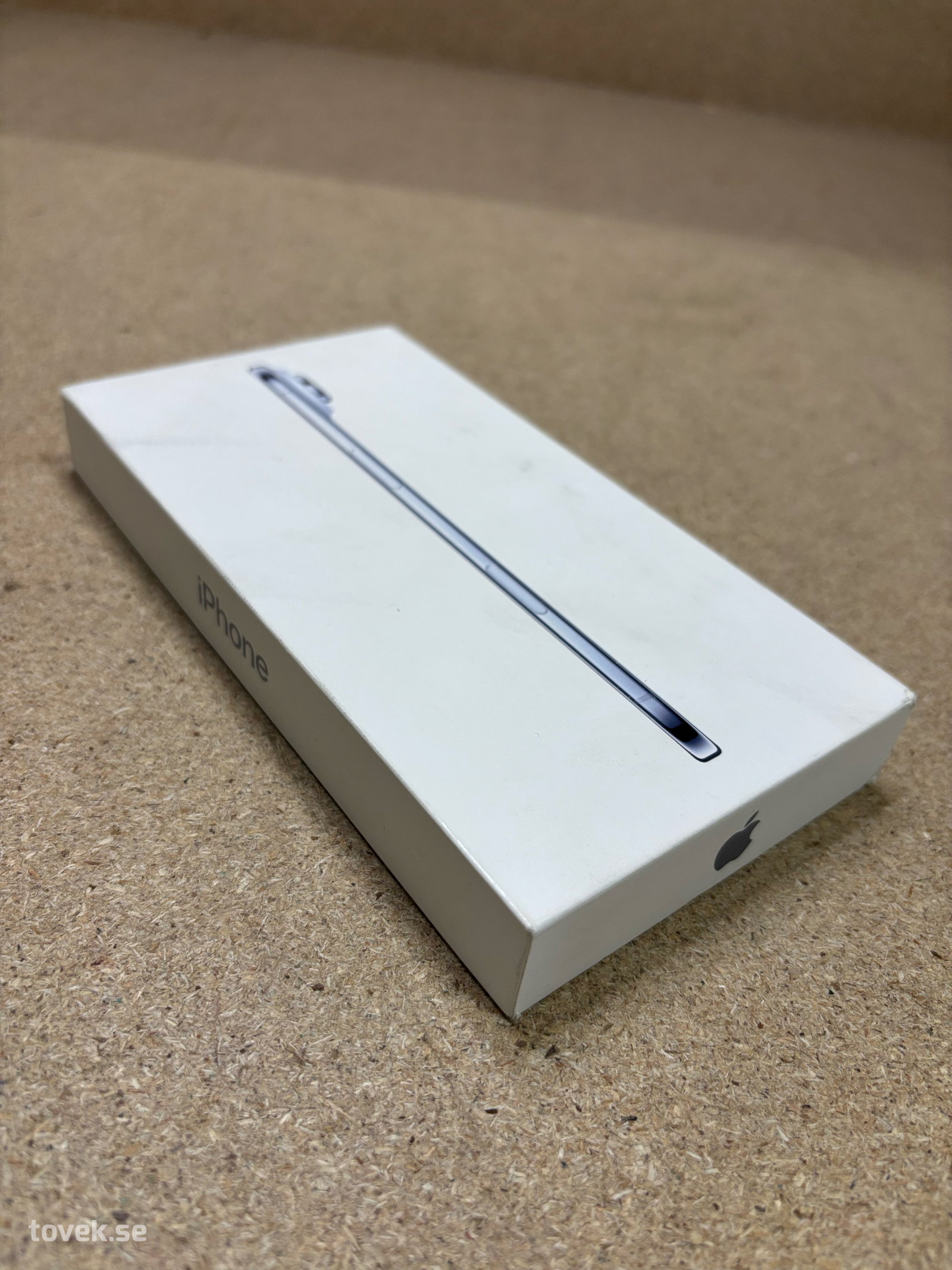 iPhone Air, Sky Blue, 256GB på auktion i Ätran hos Toveks Auktioner