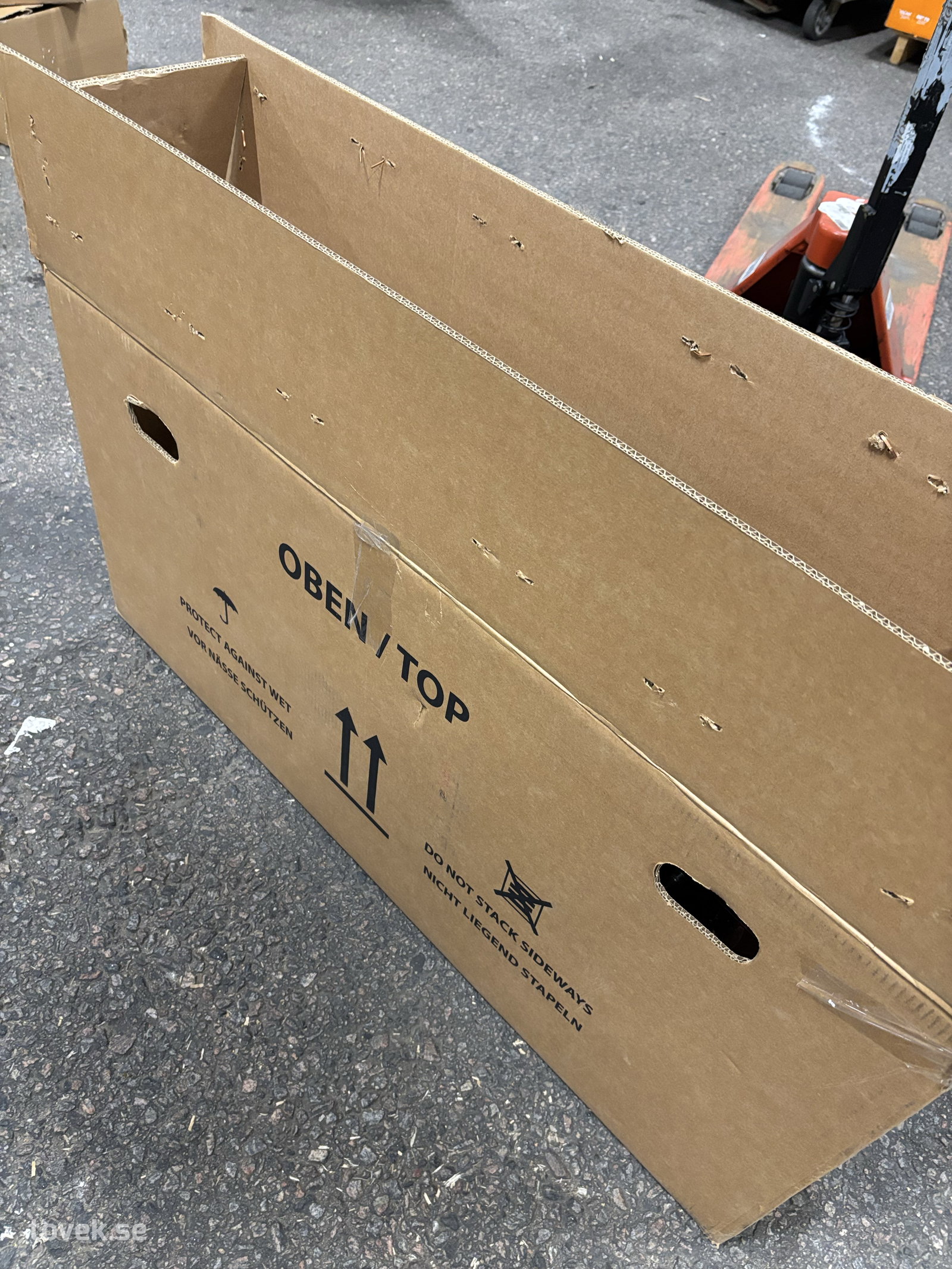 Cykel, bruten förpackning på auktion i Ätran hos Toveks Auktioner