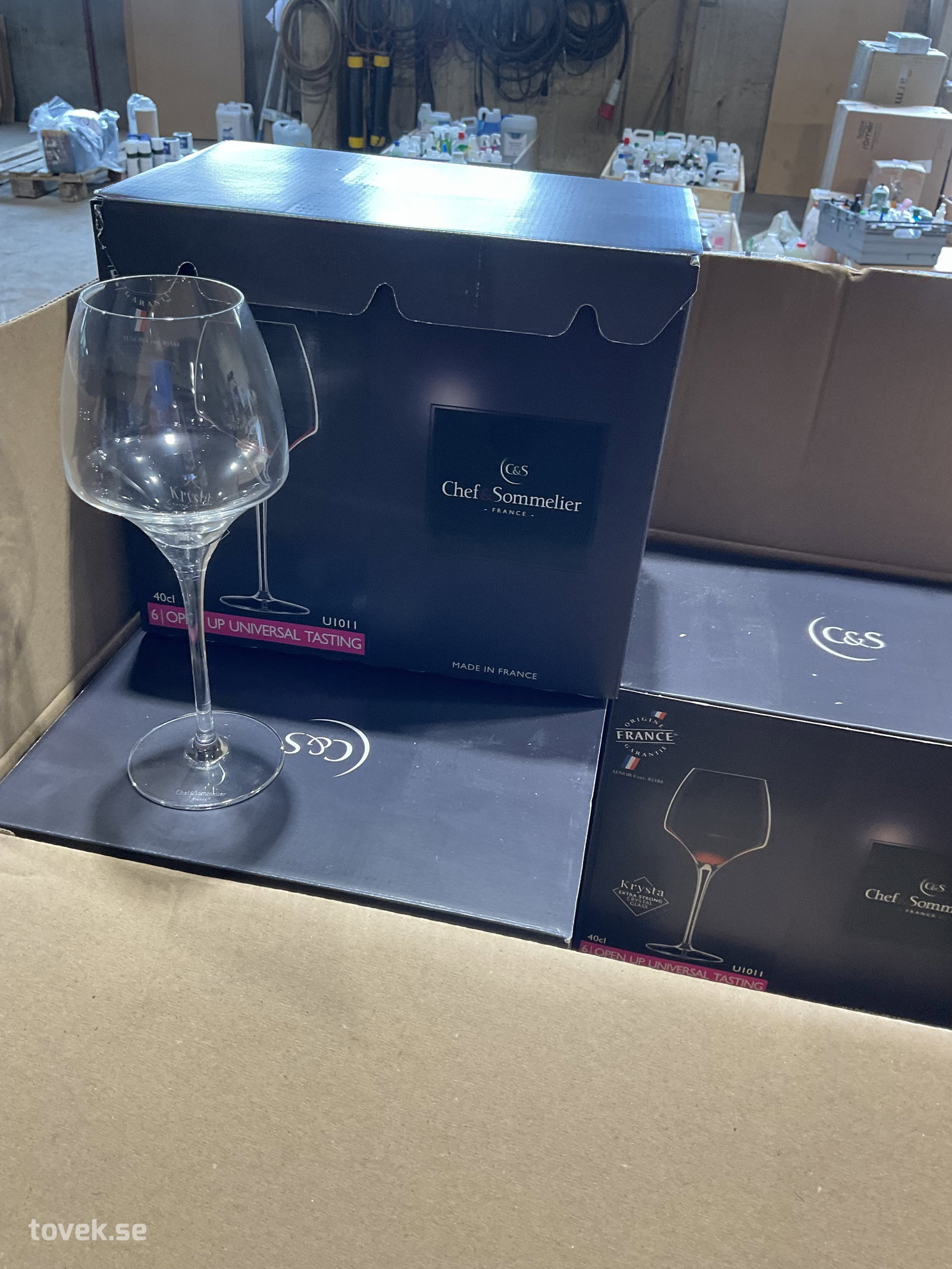Vinglas Chef Sommelier 24 st, en kartong på auktion i Tuna Hästberg, Idkerberget hos Toveks Auktioner