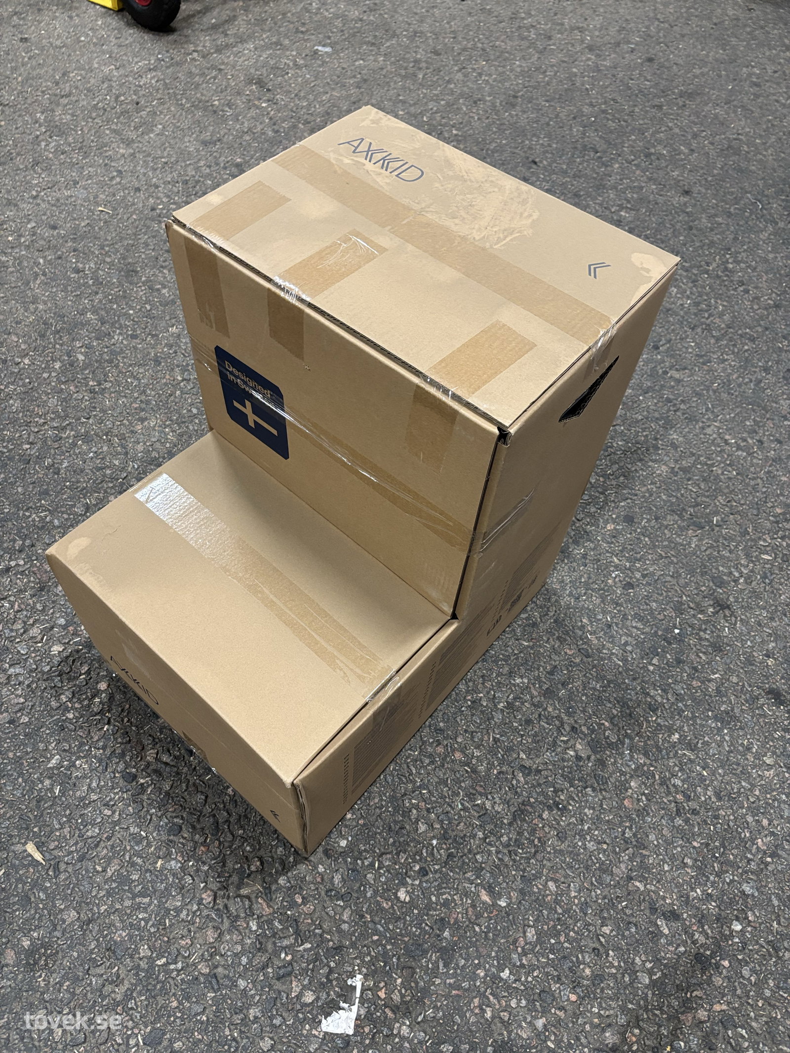 Bilbarnstol Axkid Minikid 4 Max på auktion i Ätran hos Toveks Auktioner
