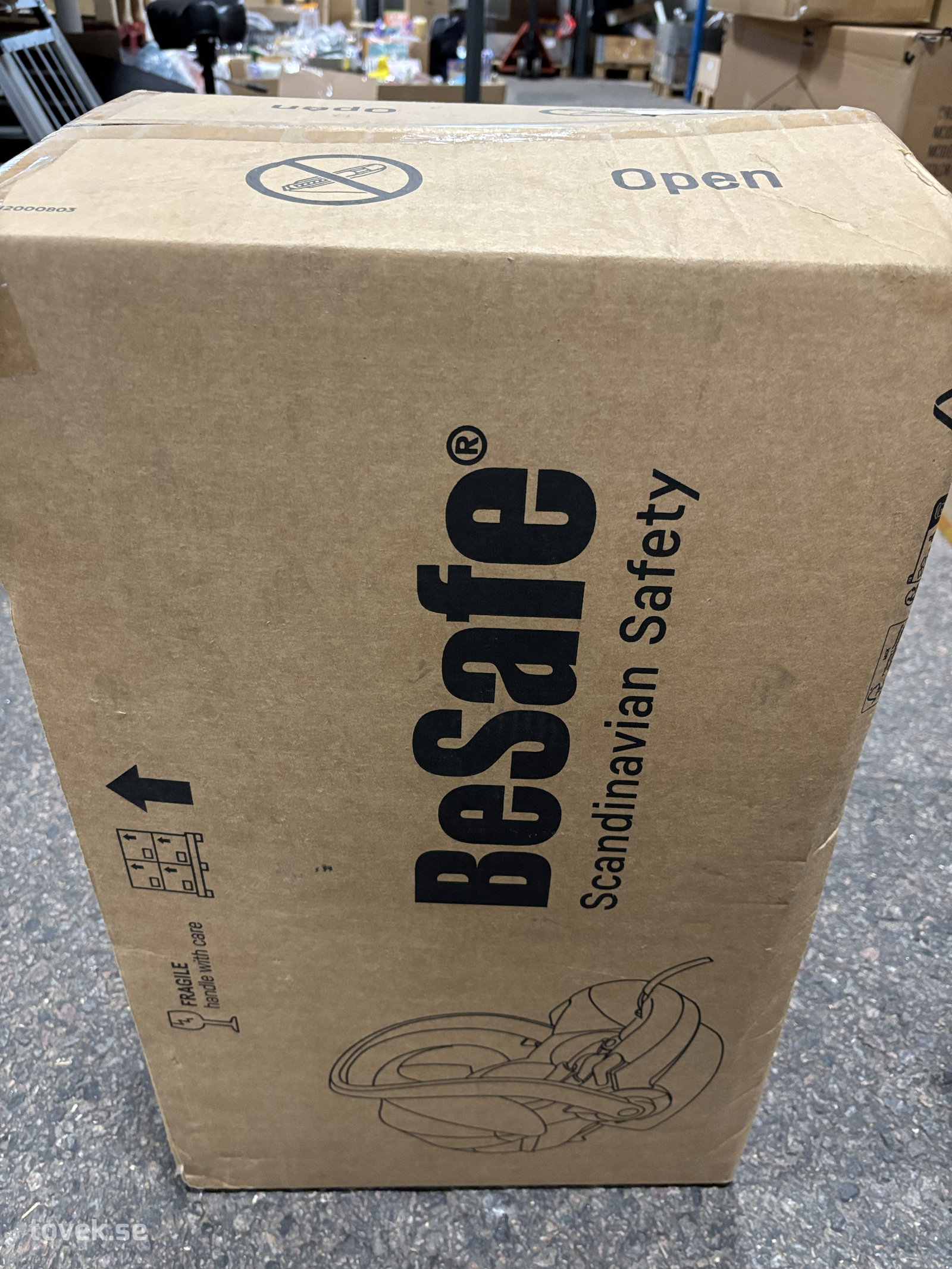 Babyskydd BeSafe iZi Go Modular X2, tilltryckt emballage på auktion i Ätran hos Toveks Auktioner