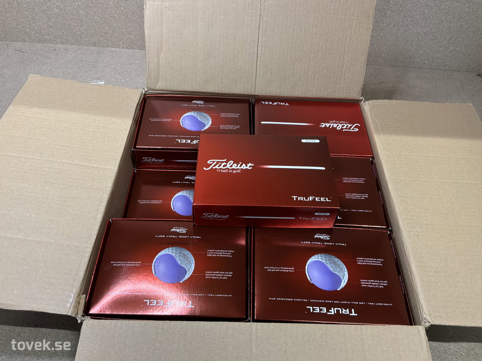 Golfbollar 12x12st på auktion i Ätran hos Toveks Auktioner