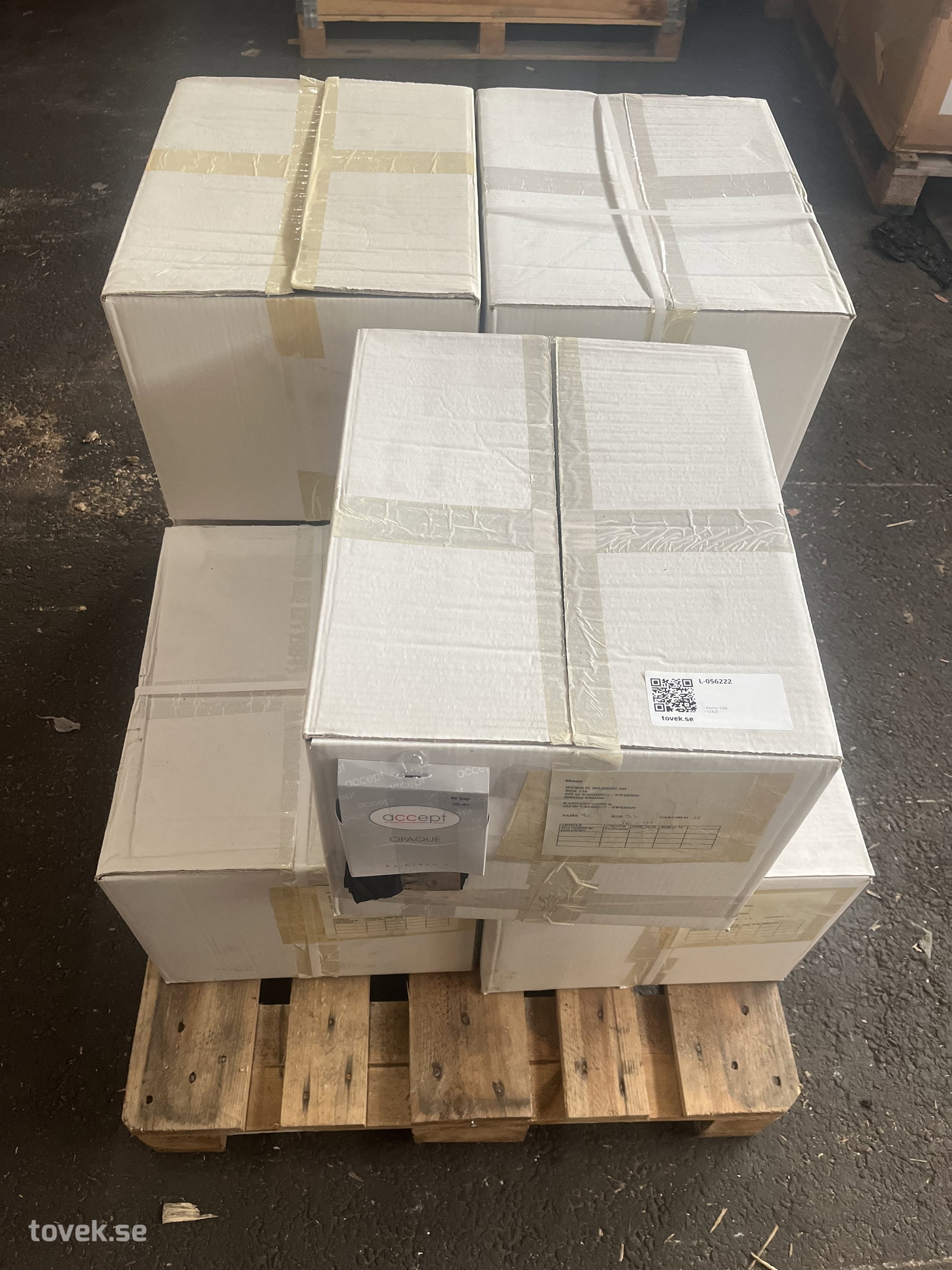 Sockor ca 630 st, sockställ 4st på auktion i Ätran hos Toveks Auktioner